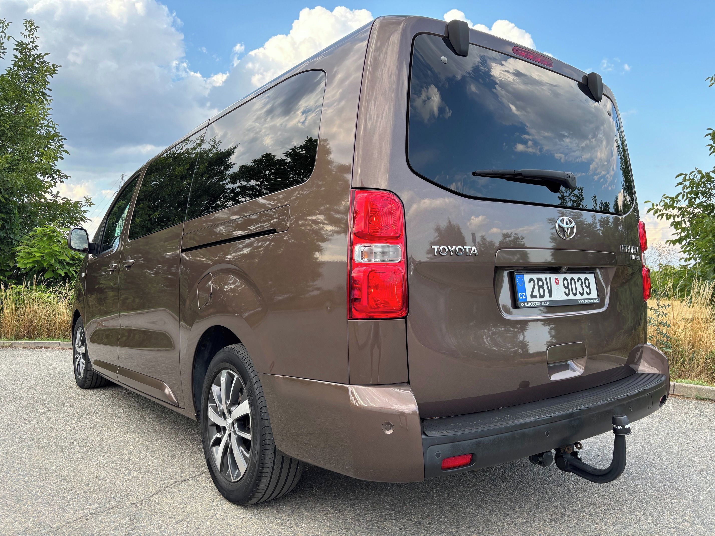 Toyota Proace, 2,0D4-D FAMILY LONG,1.maj.ČR - fotka 3
