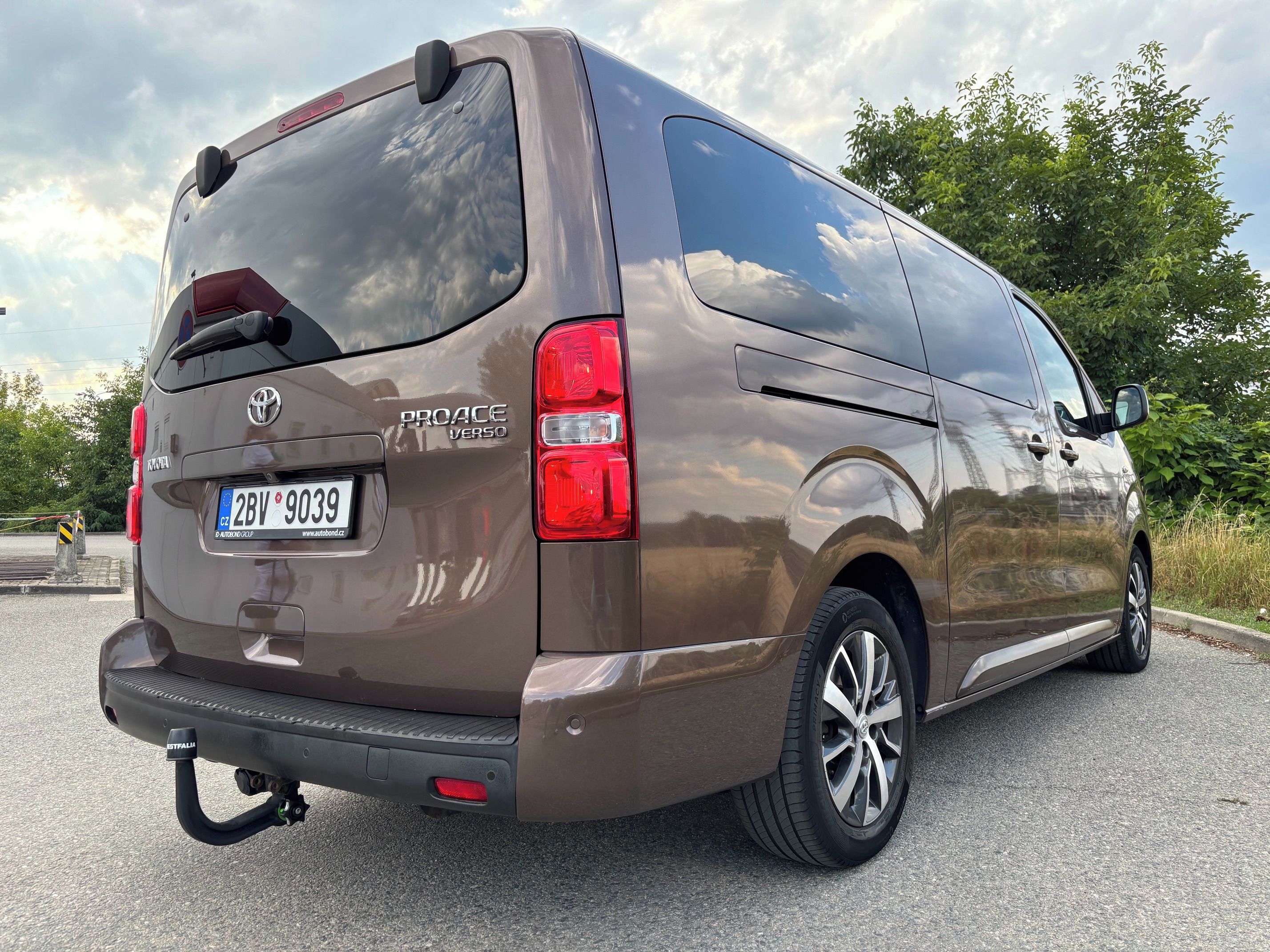 Toyota Proace, 2,0D4-D FAMILY LONG,1.maj.ČR - fotka 5