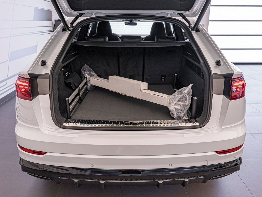 Audi Q8, SUV 50 TDI quattro - fotka 5