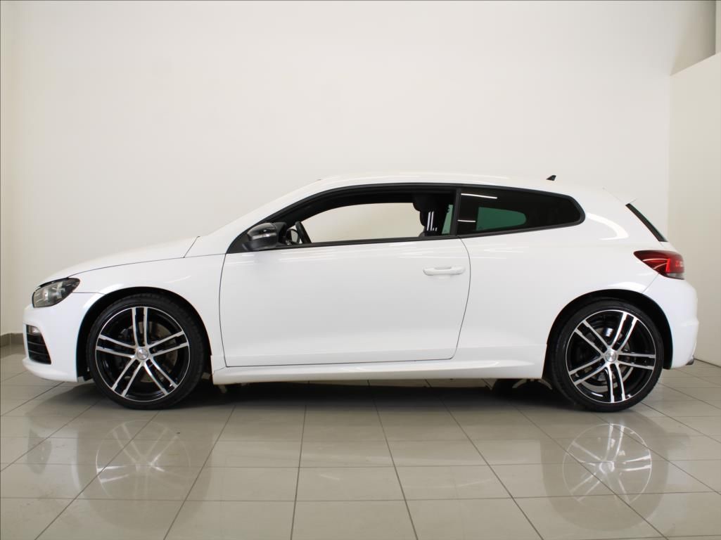Volkswagen Scirocco, 2,0 R 195kW Manuál 162tkm. - fotka 5