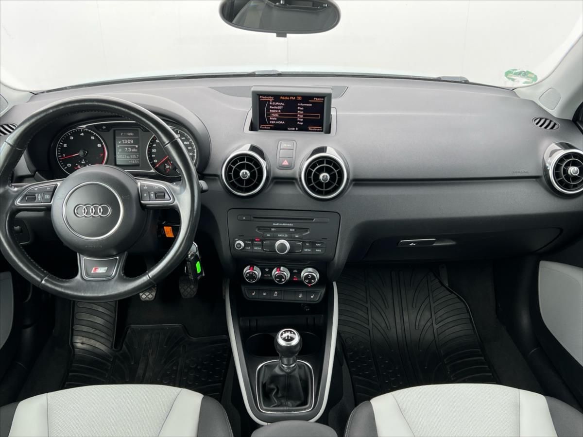 Audi A1, 1,2 TFSi 63 kW S-LINE - fotka 5