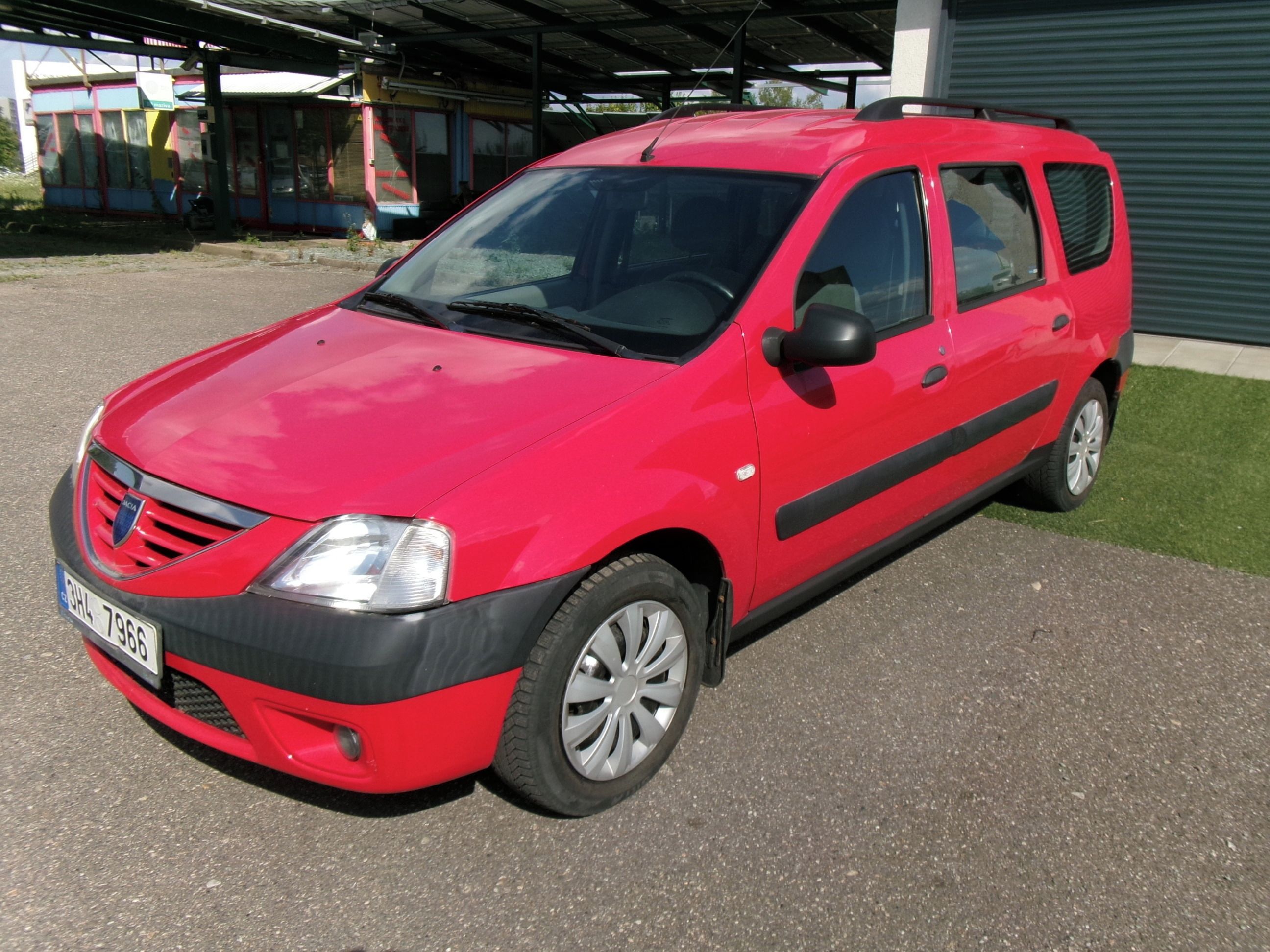 Dacia Logan, 1.6i 64kw,CZ - fotka 3