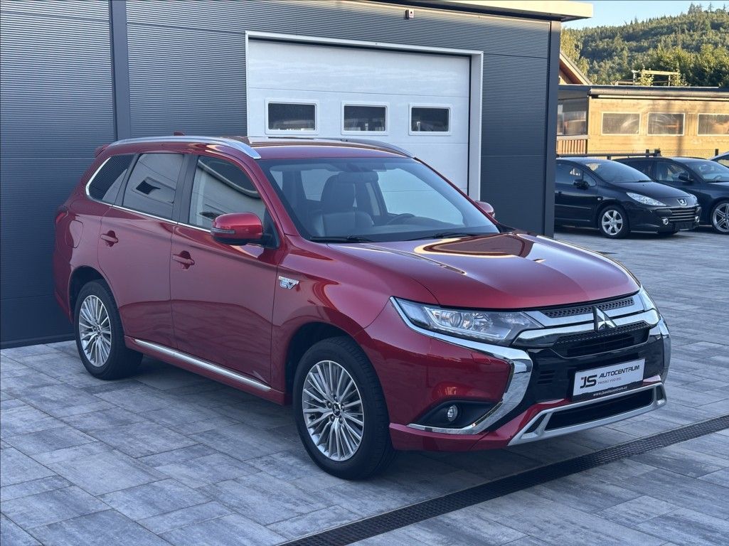 Mitsubishi Outlander, 2,4 PHEV 224PS Diamant 4x4 A/T - fotka 5