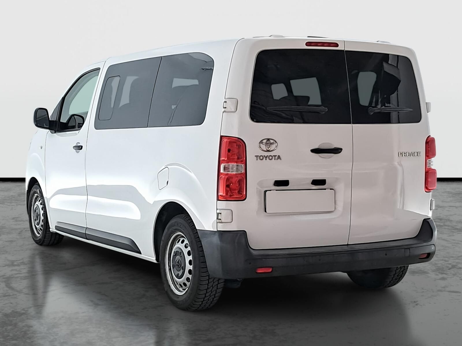 Toyota Proace, 2.0 D-4D, Kombi, 9 míst, L1 - fotka 4
