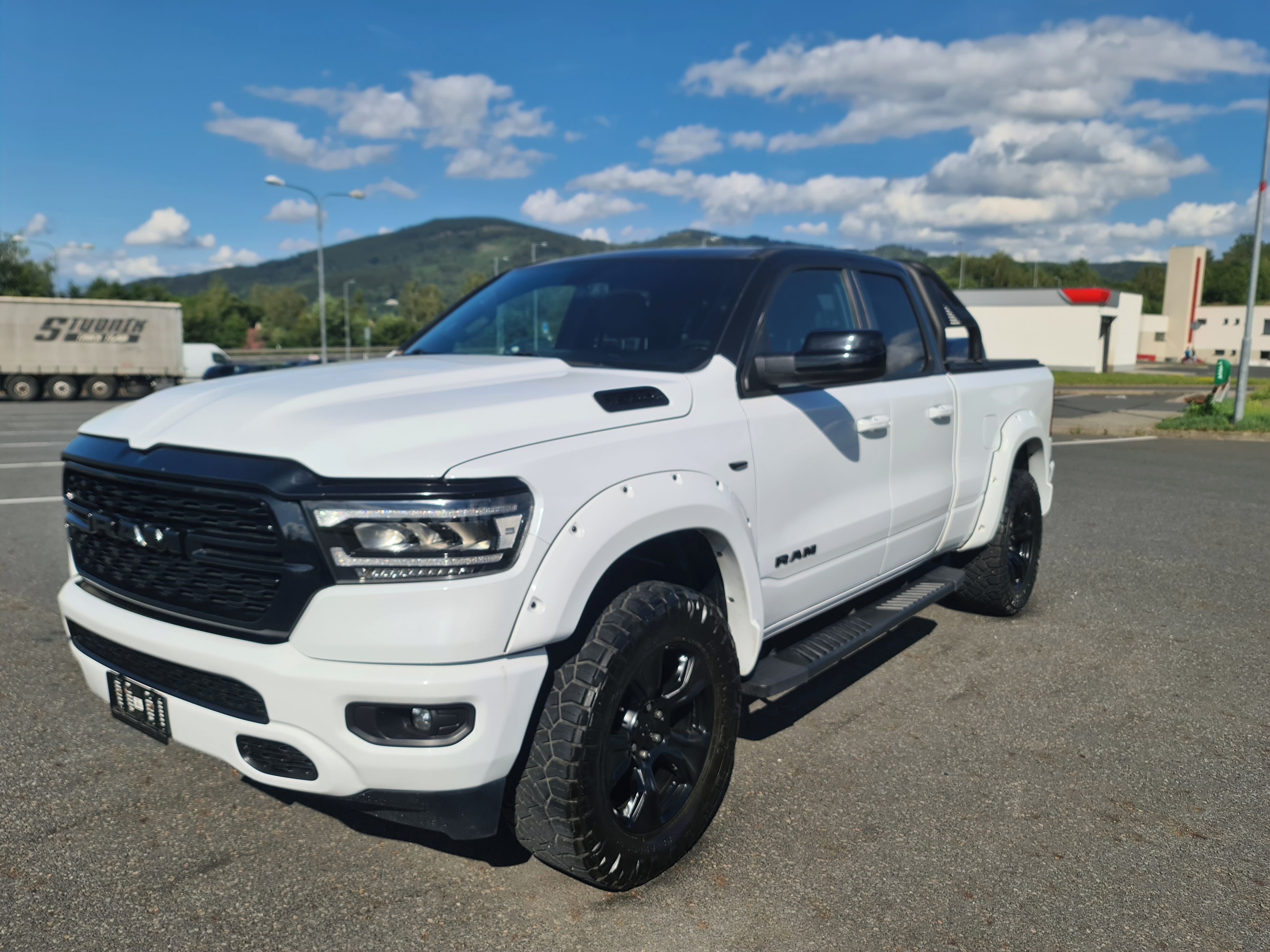 Dodge Ram 1500, 5.7 HEMI 4x4 BIGHORN LPG - fotka 3