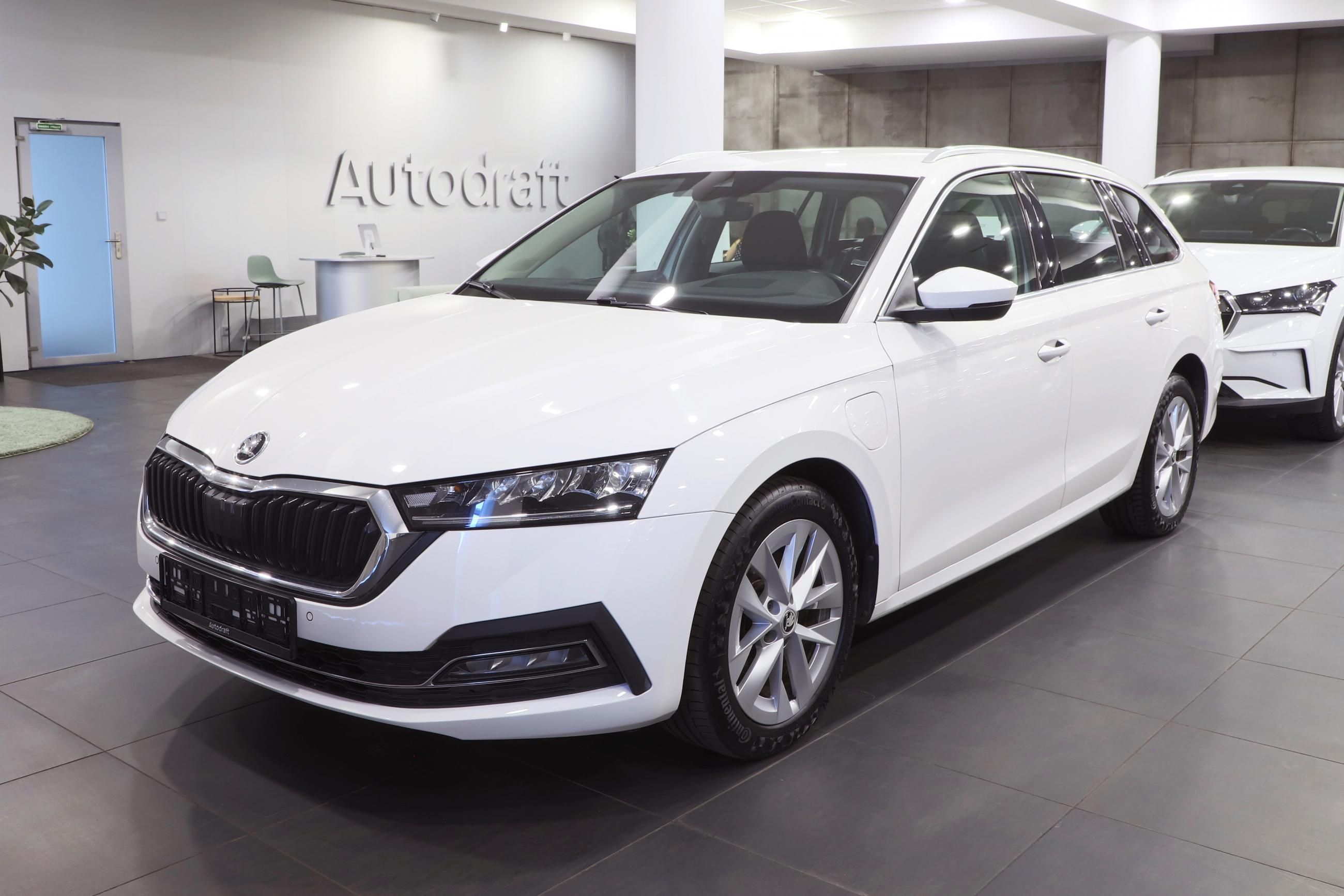 Škoda Octavia, iV Combi 150kW DSG / Tažné - fotka 2