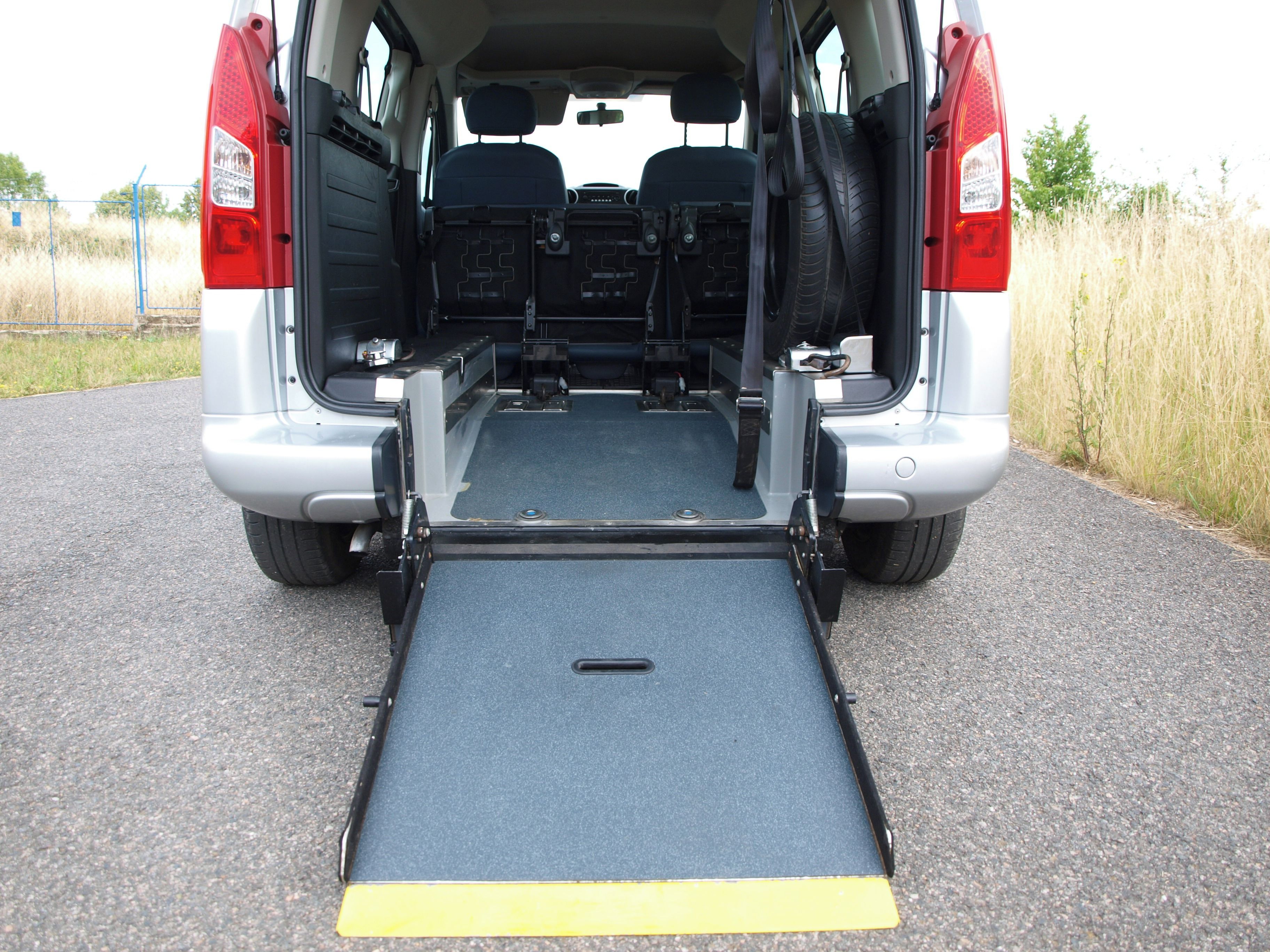 Citroën Berlingo, plošina pro převoz vozíčkáře - fotka 5
