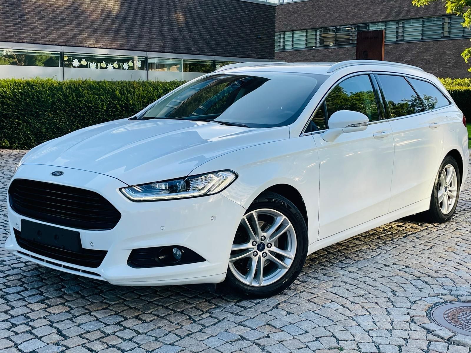 Ford Mondeo, 2.0TDCi MAN VÝHŘEV SENZORY LED - fotka 3