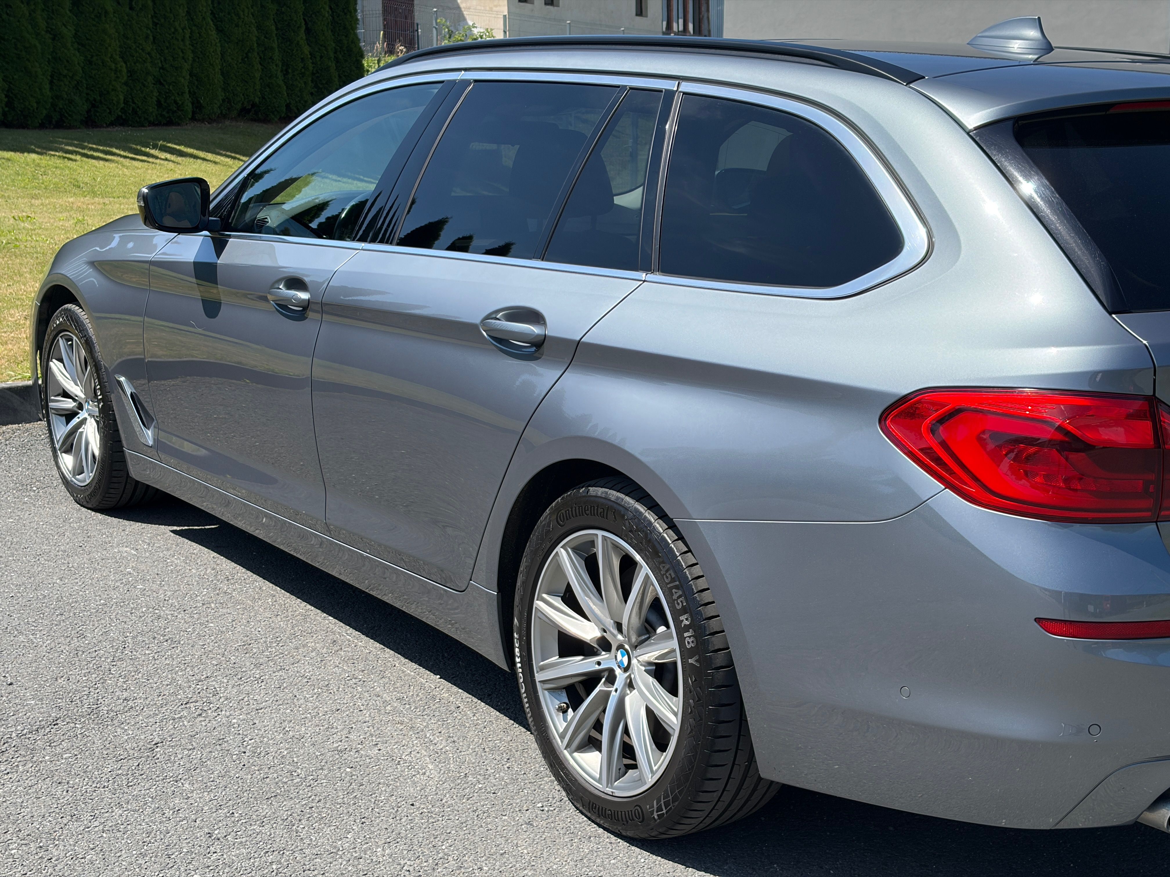 BMW Řada 5, 530D Xdrive, servis, garáž - fotka 6