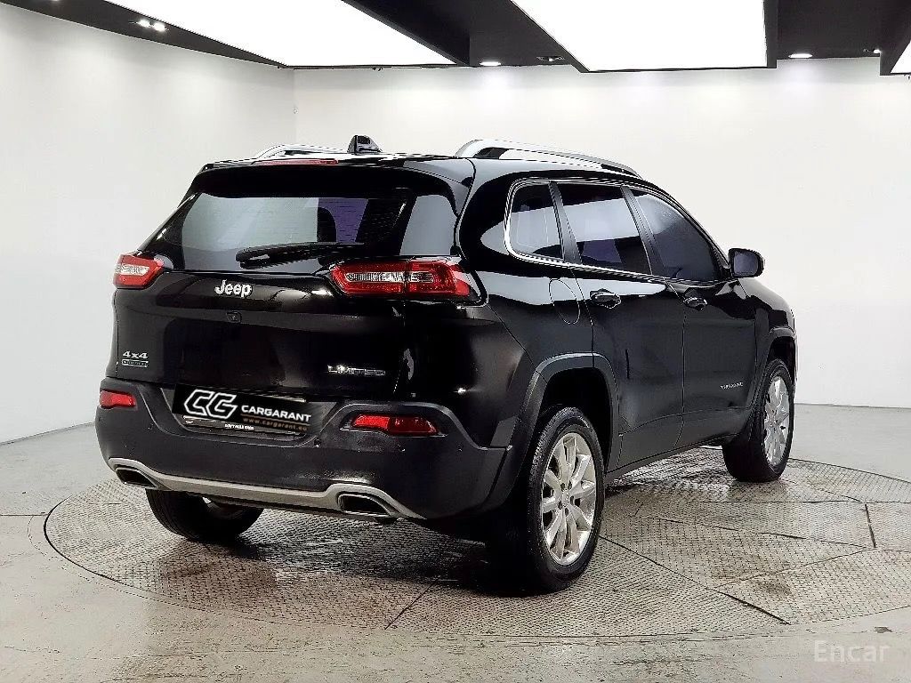 Jeep Cherokee, 2.2M-JET,4x4,OVERLAND,147kw,DP - fotka 4