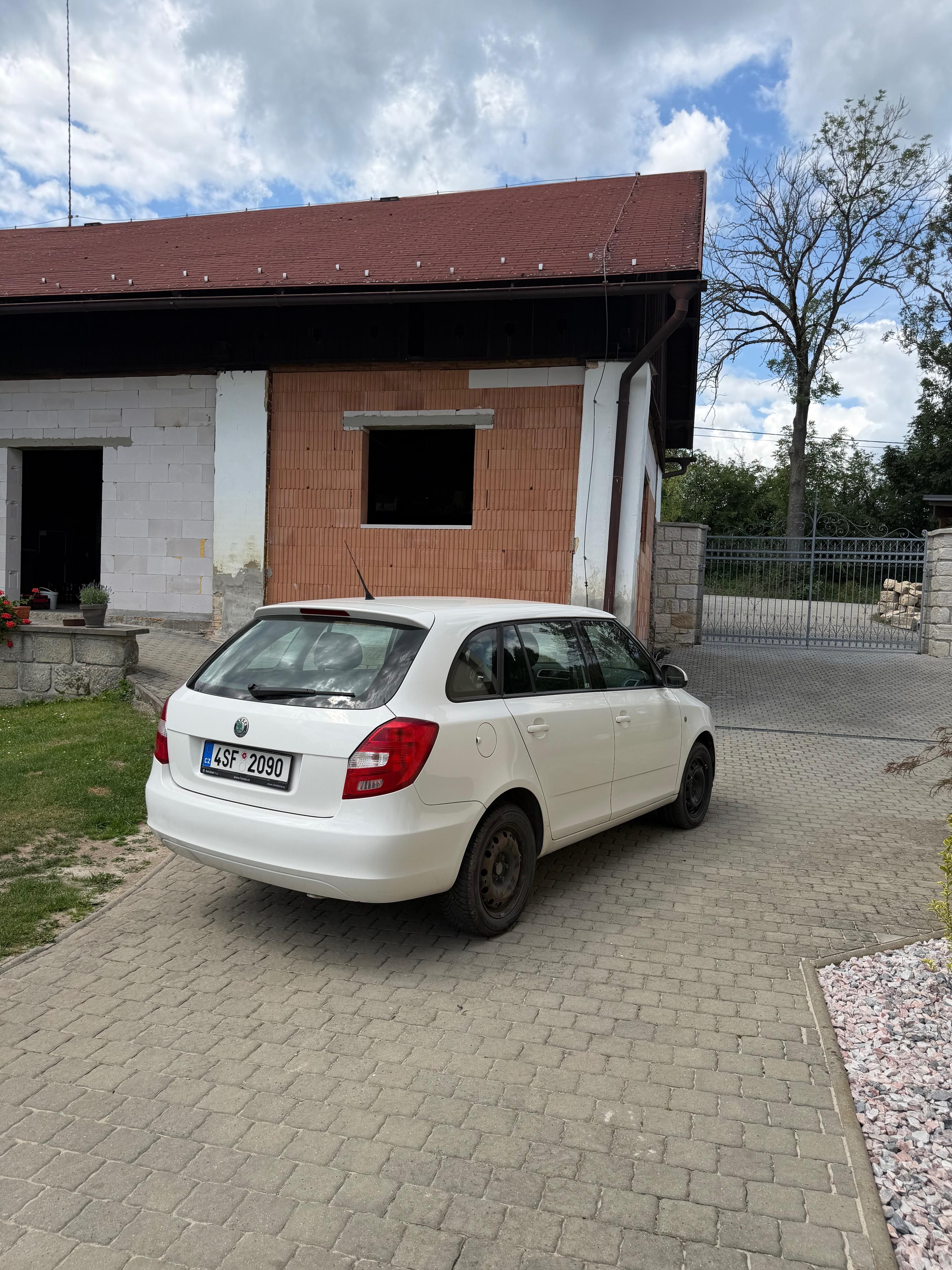 Škoda Fabia, 2xklice, servisní knížka - fotka 4