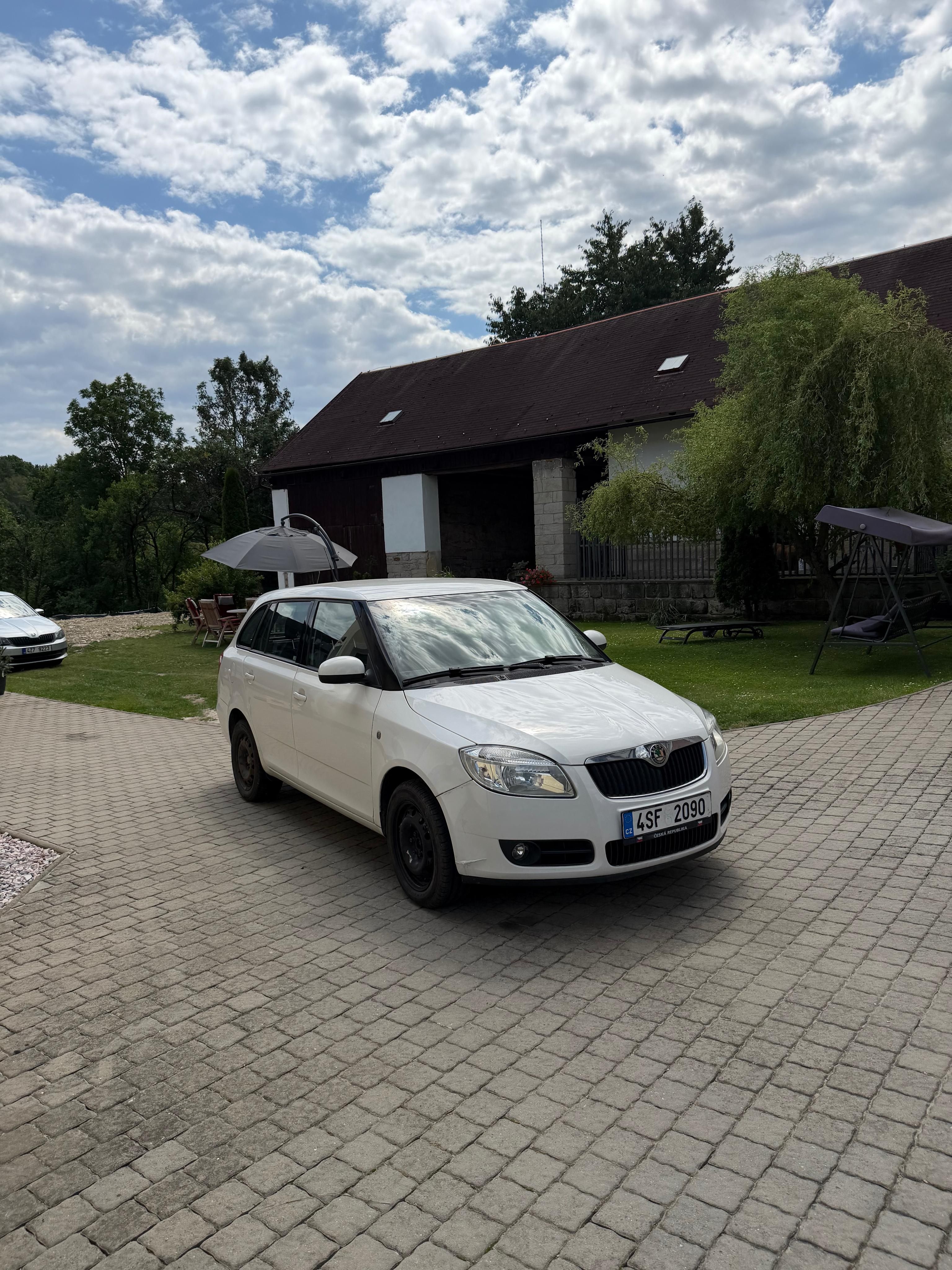 Škoda Fabia, 2xklice, servisní knížka