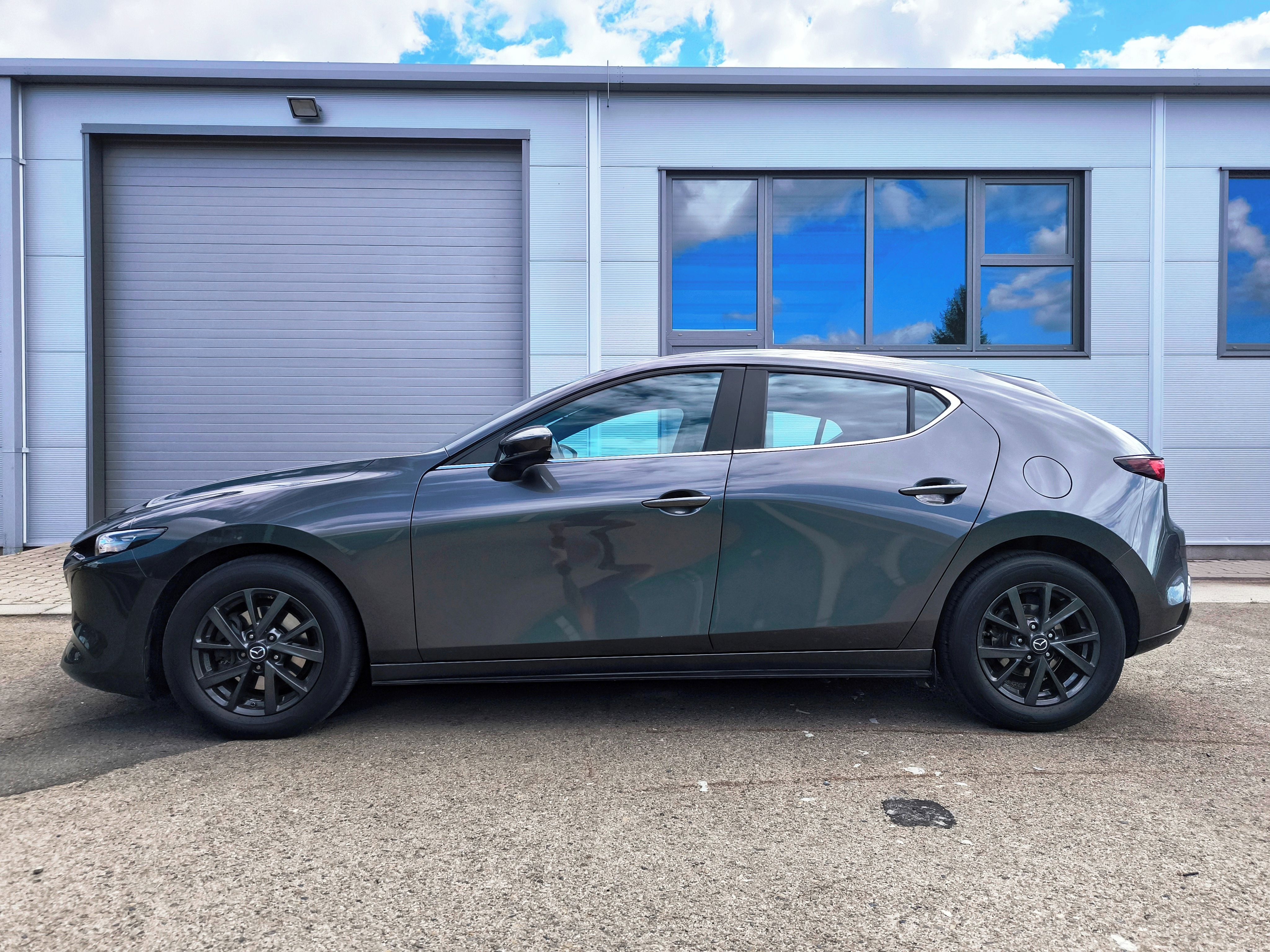 Mazda 3, 2.0SkyACTIVE/90kW * 1. maj, ČR - fotka 3