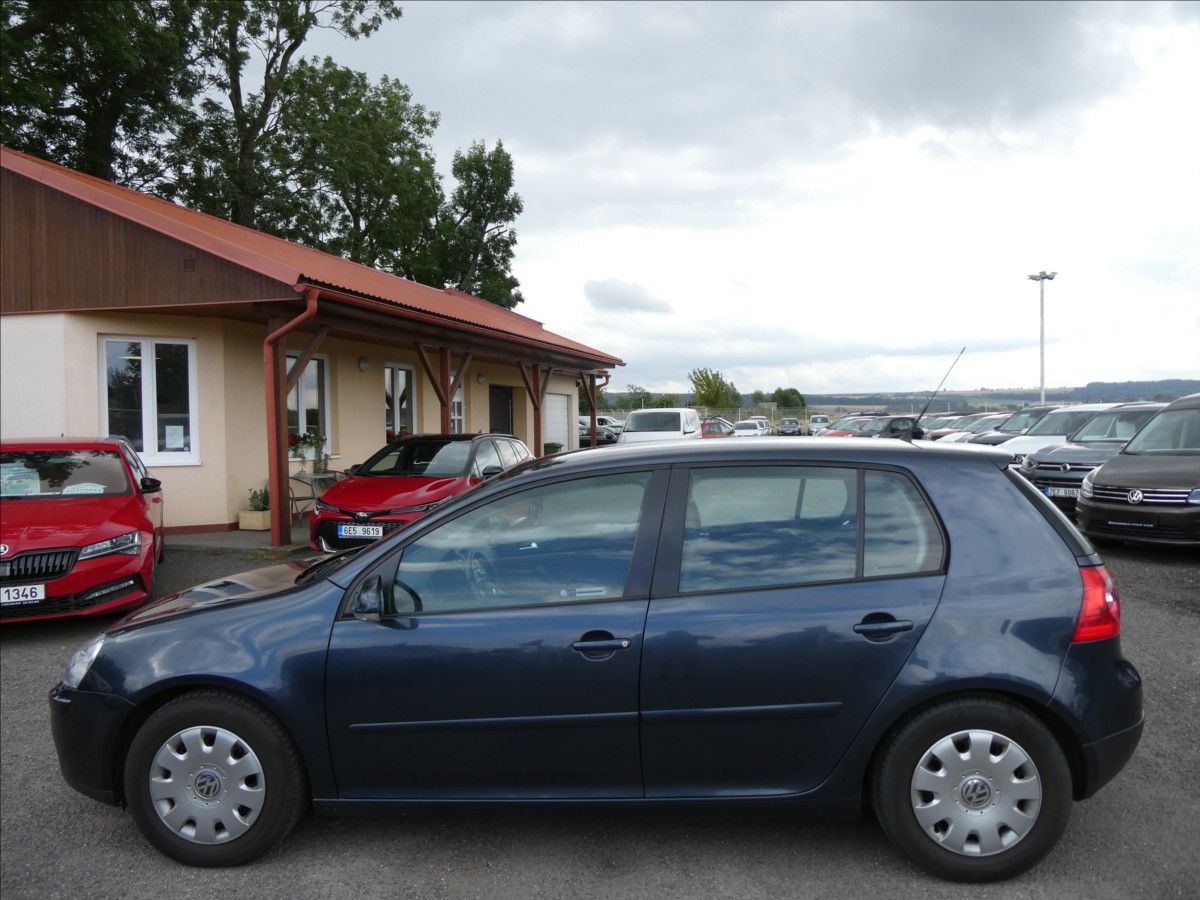 Volkswagen Golf, 1,4 i 16V serviska,ČR,2.majite - fotka 6