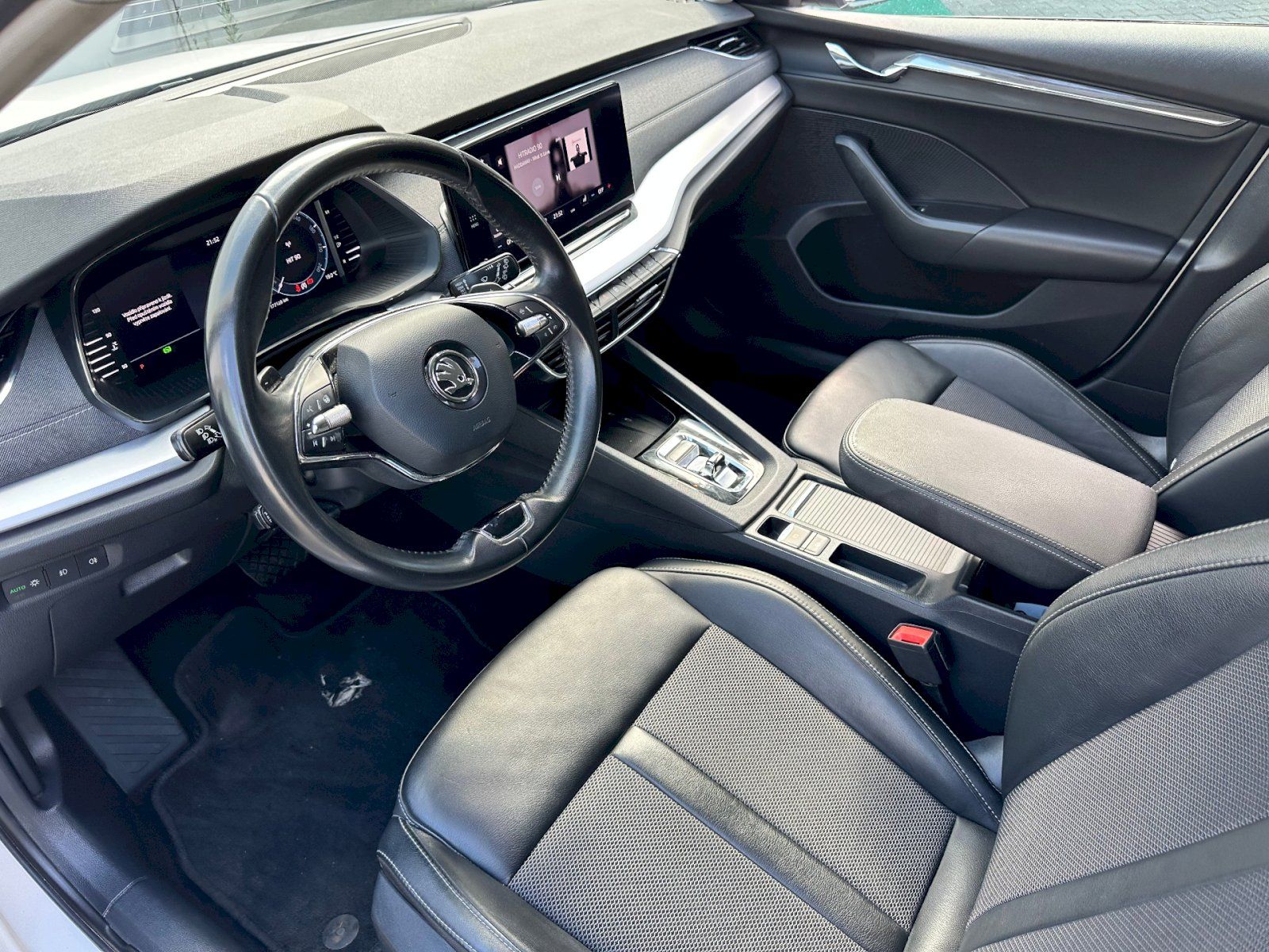Škoda Octavia, 2.0 TDI 110kW DSG Style Combi - fotka 6