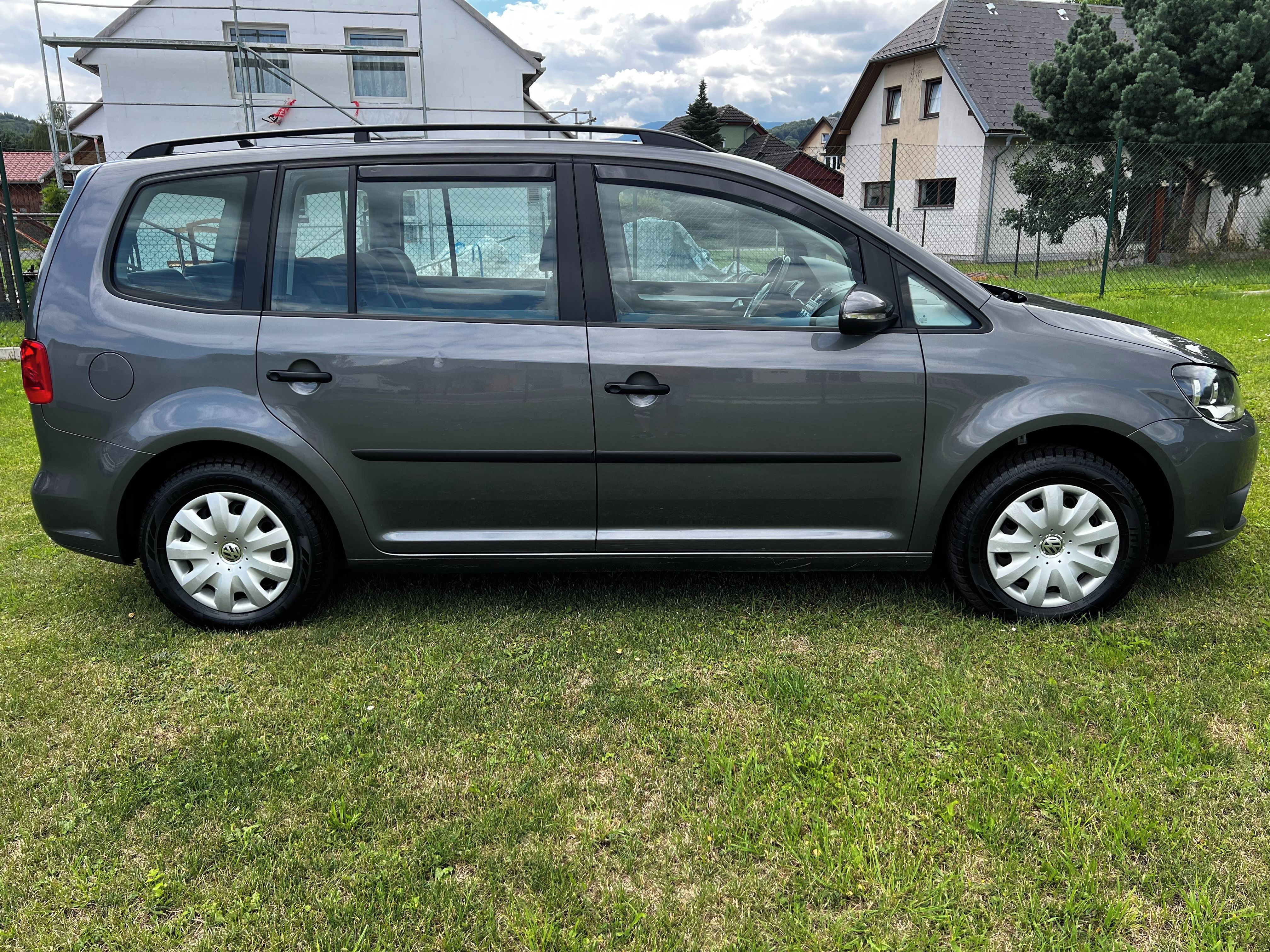 Volkswagen Touran, 1.6 TDi PANORAMA TAŽNÉ  7 MÍST - fotka 4