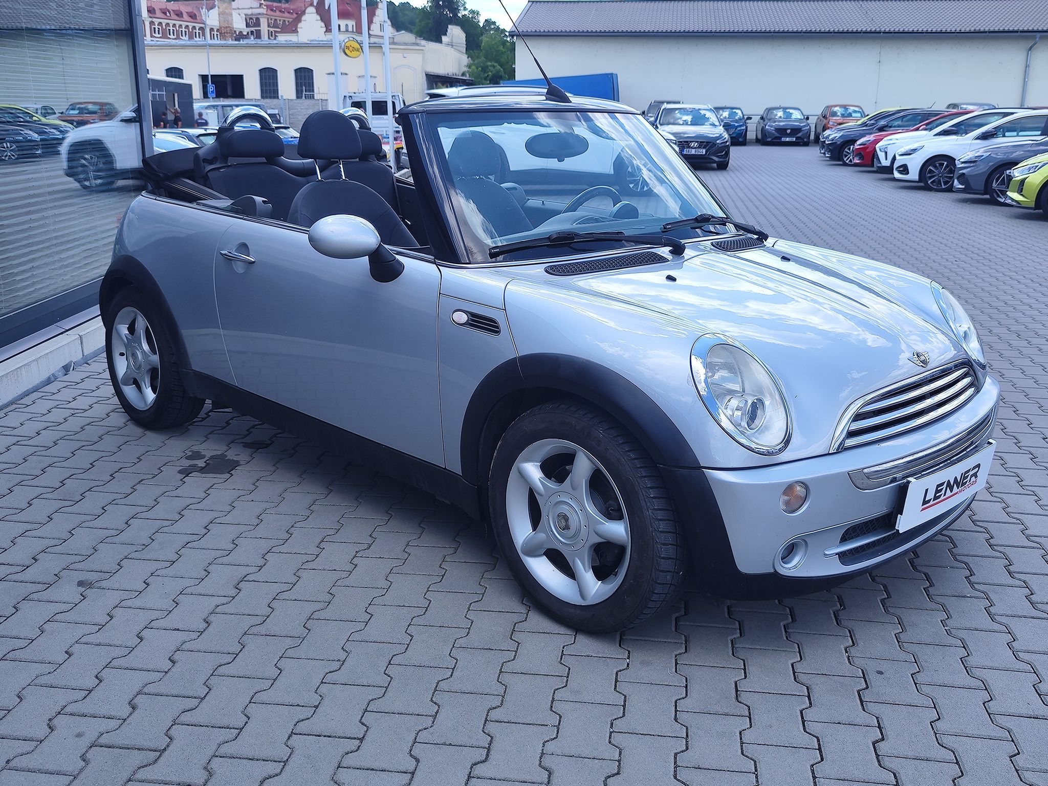 Mini Cooper, 1.6 /66kW ONE Cabrio - fotka 5