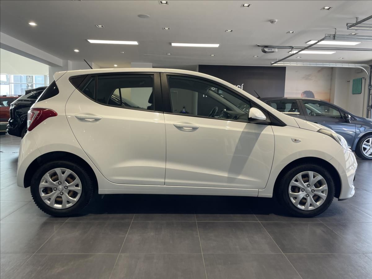 Hyundai i10, 1,0 i 65k Family - fotka 5