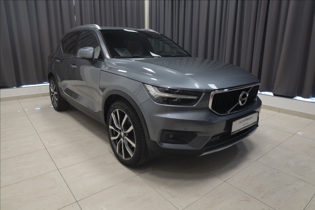 Volvo XC40, 2,0 D4 AWD NAVI KAMERA TAŽNÉ - fotka 3