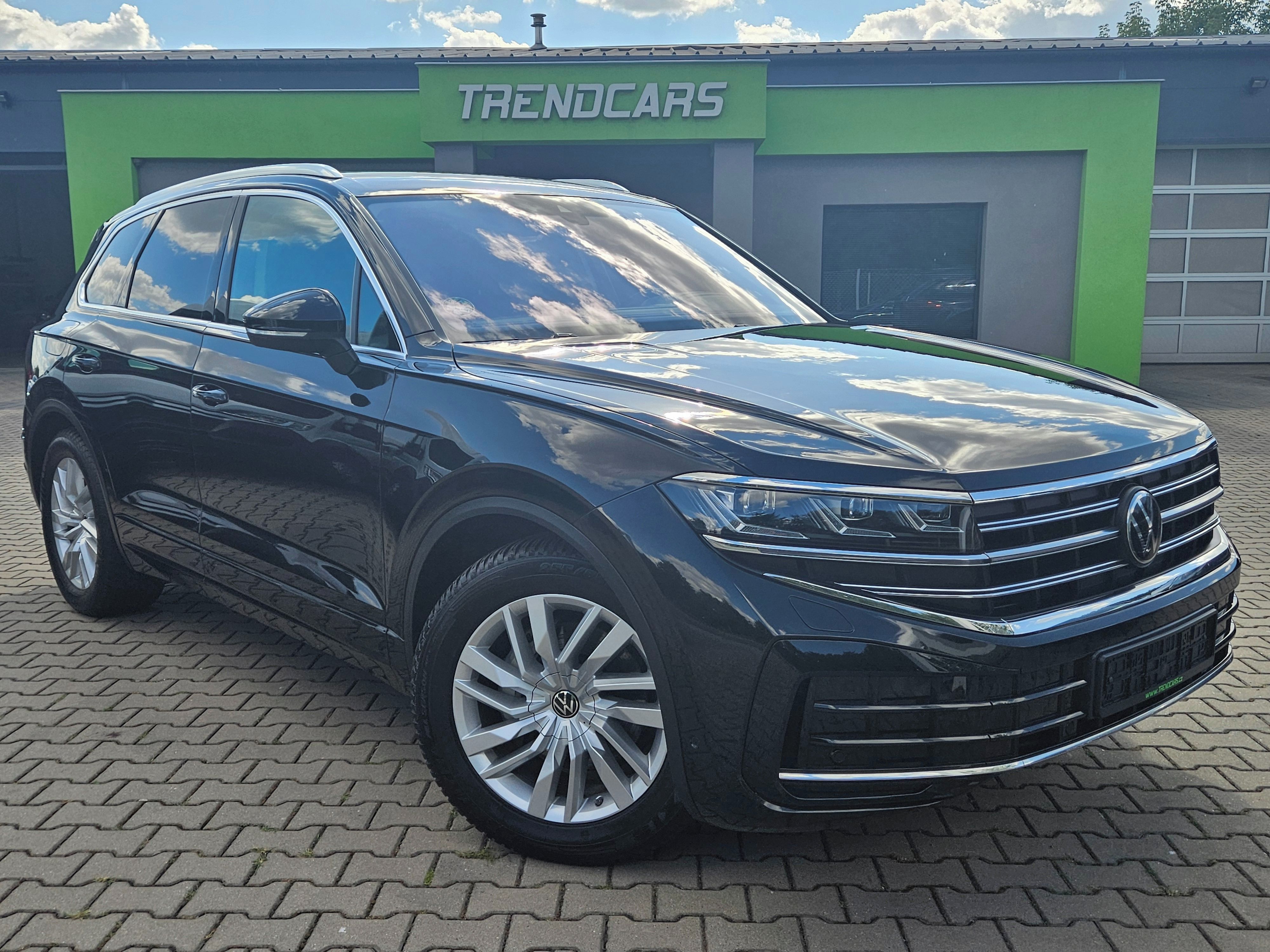 Volkswagen Touareg, Elegance 3.0 TDI Vzduch Tažné