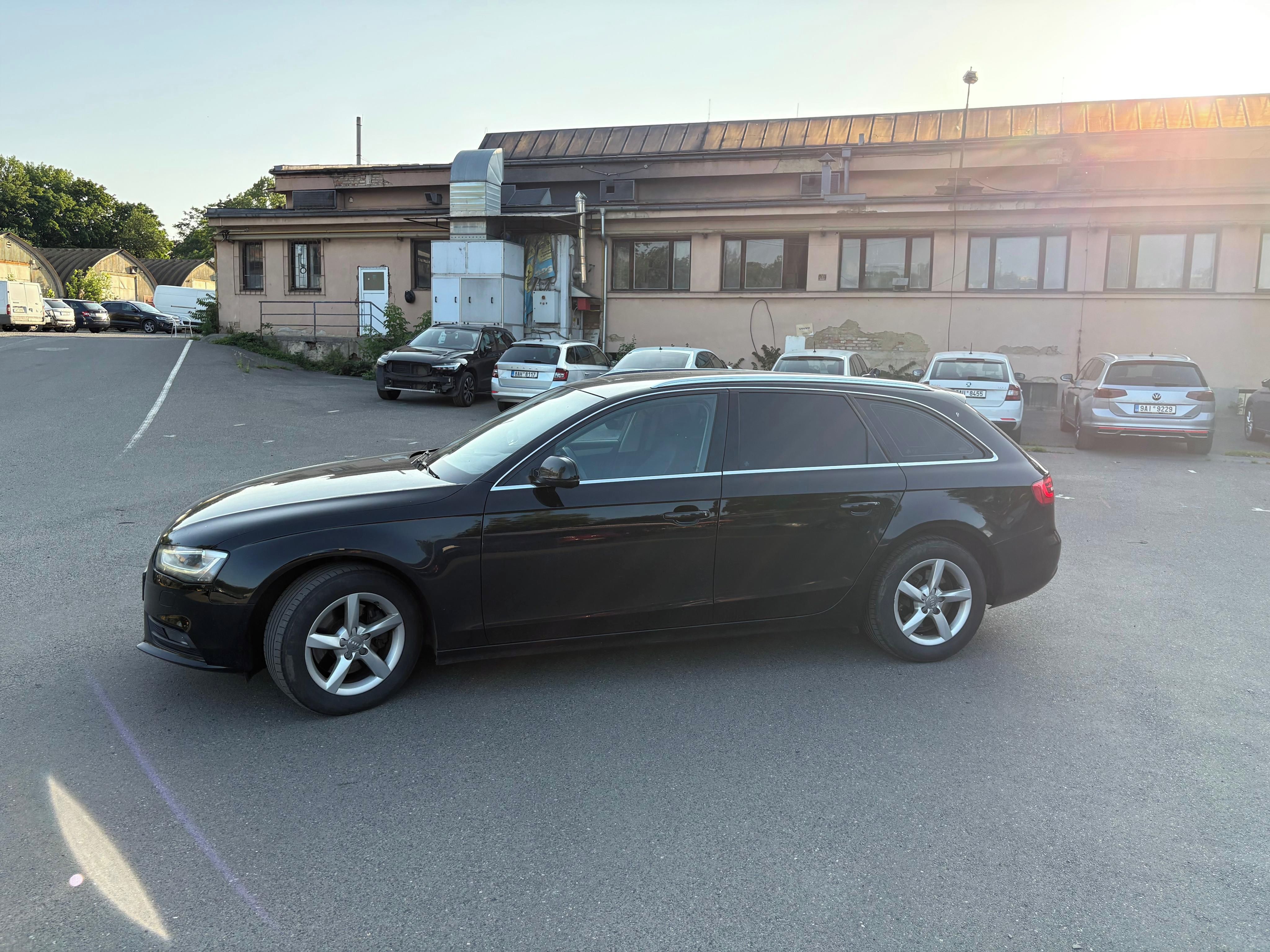 Audi A4 Avant, 2.0 TDI 132kW - fotka 3