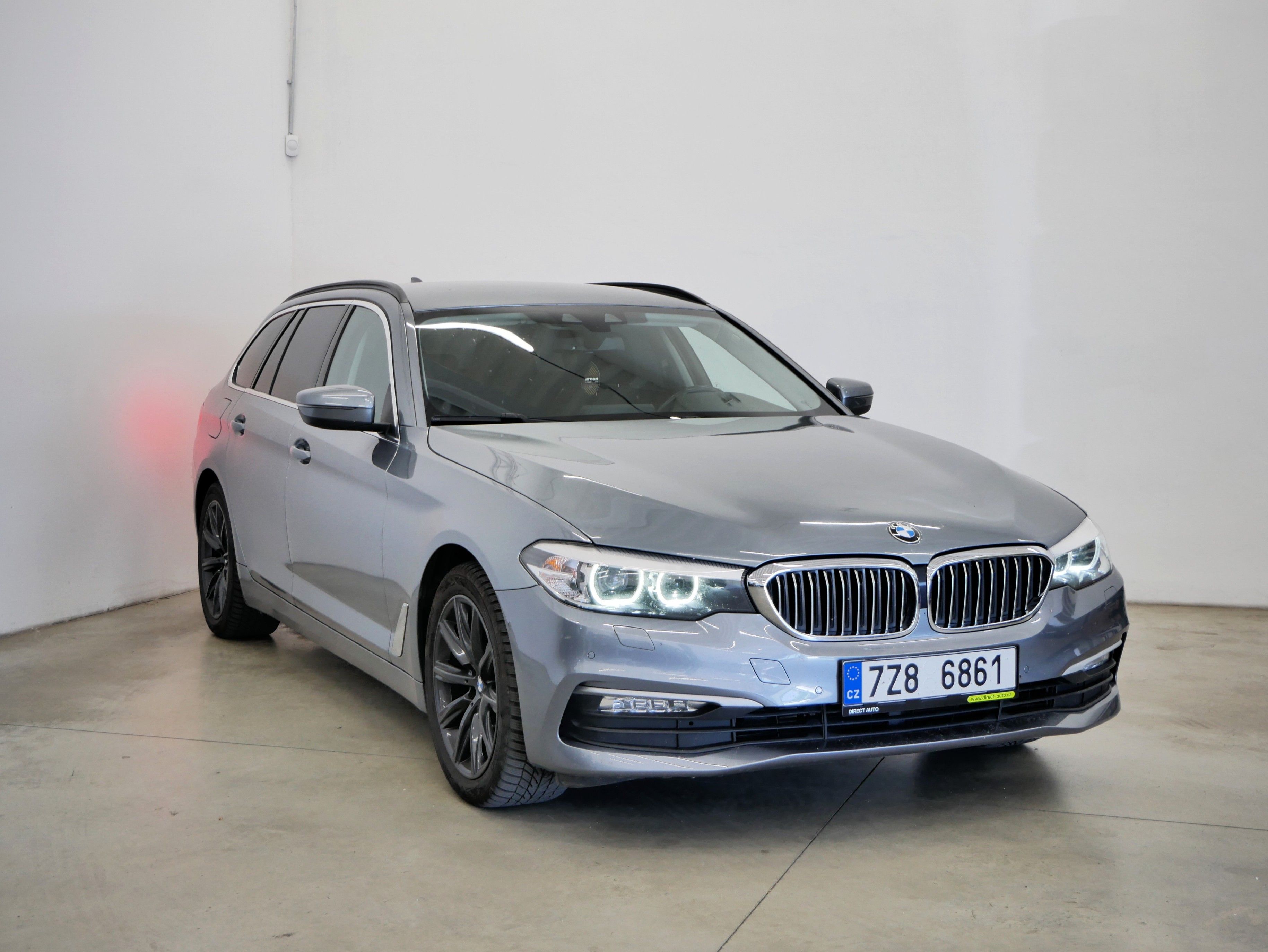 BMW Řada 5, 520d 140 kW Touring - fotka 3