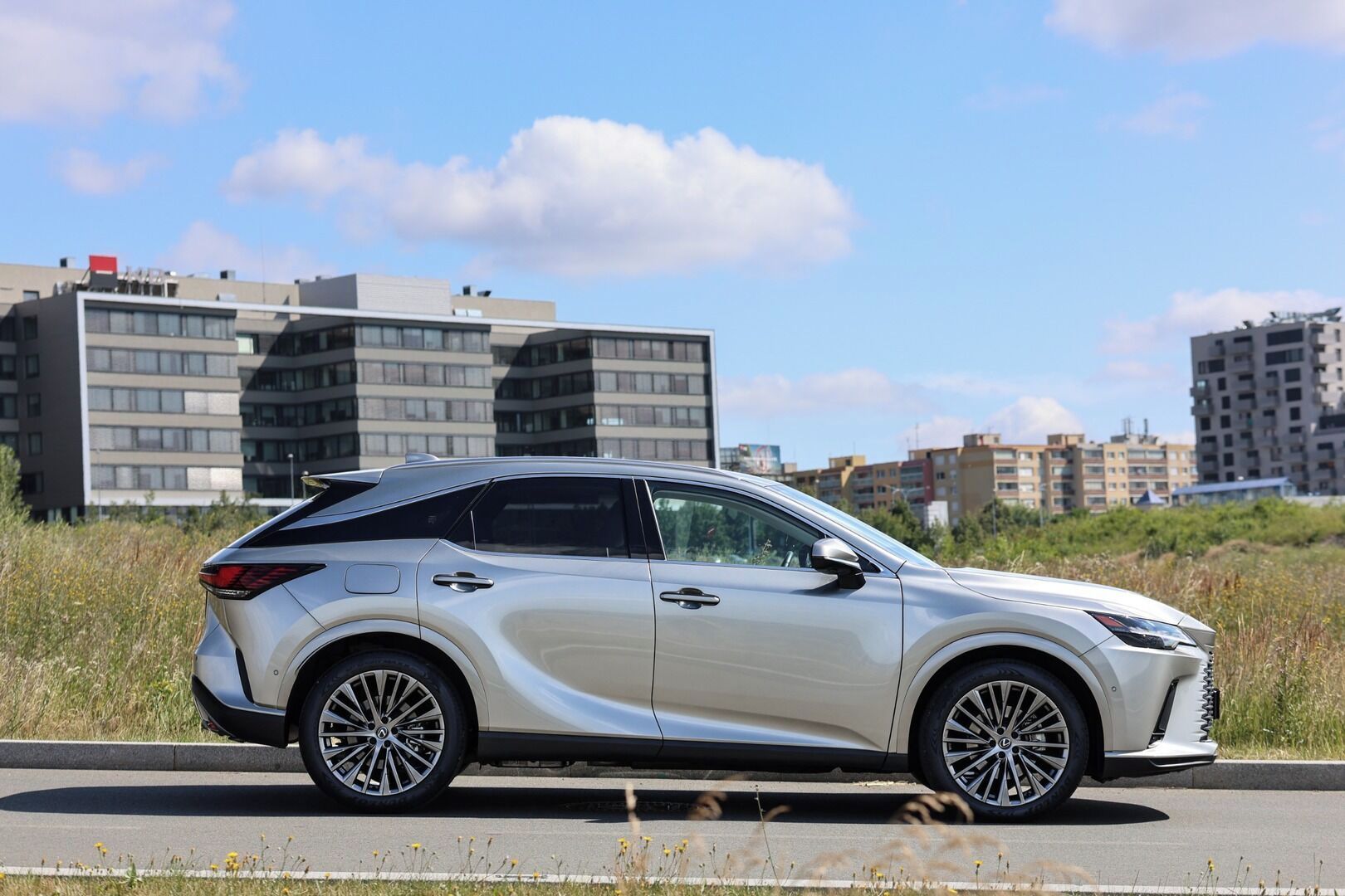 Lexus RX 450h+, 450H+ 2,5 PHEV LUXURY, TAŽNÉ - fotka 3