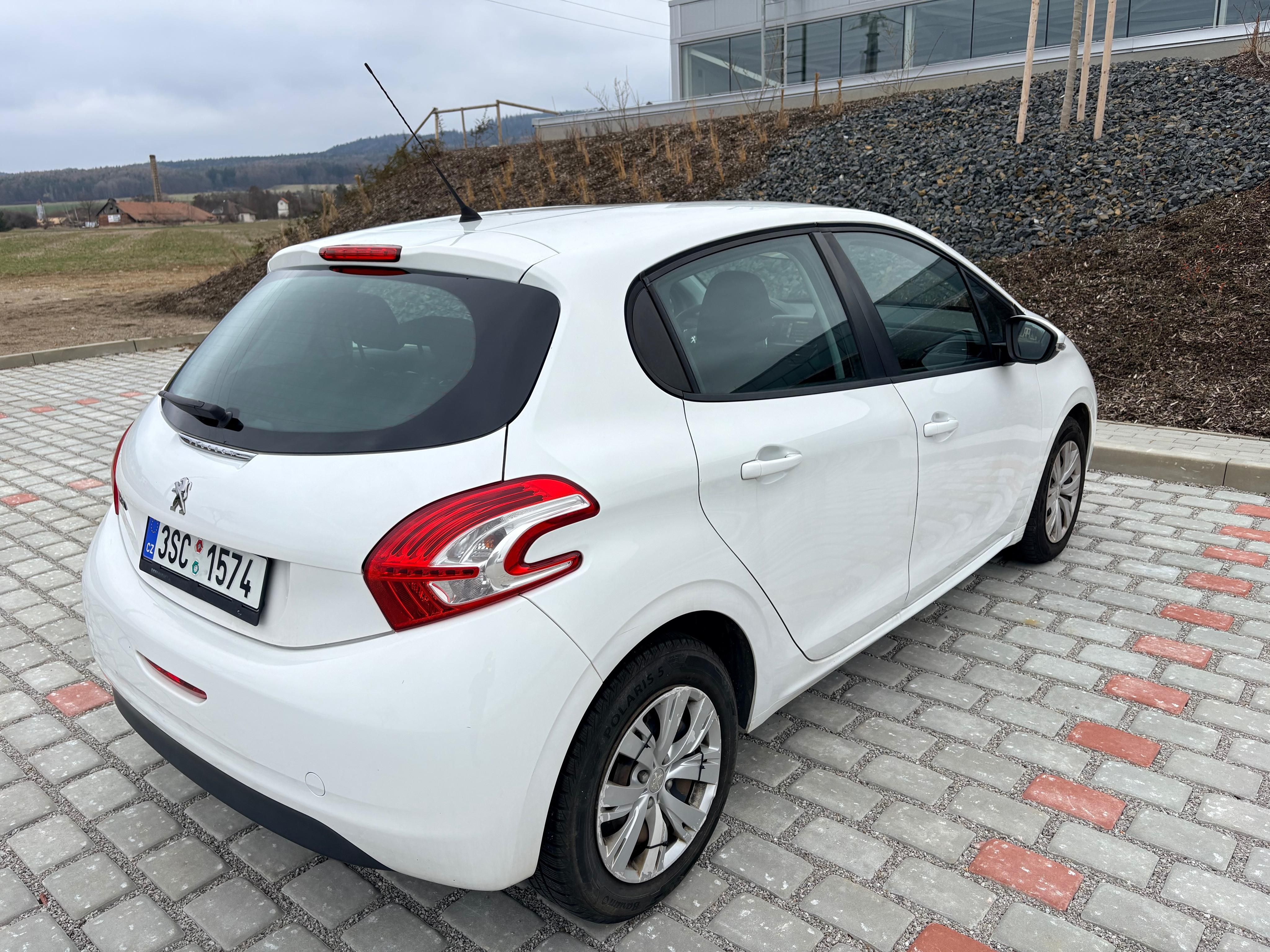 Peugeot 208, 1.2i AUTOMAT - fotka 6