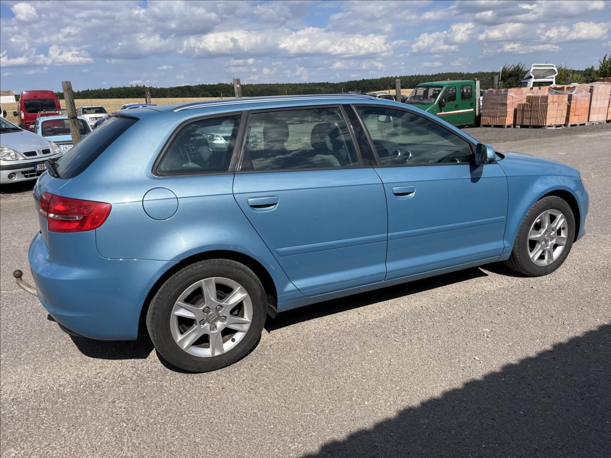 Audi A3, 1.6 TDi SPORTBACK AUTOMAT - fotka 5