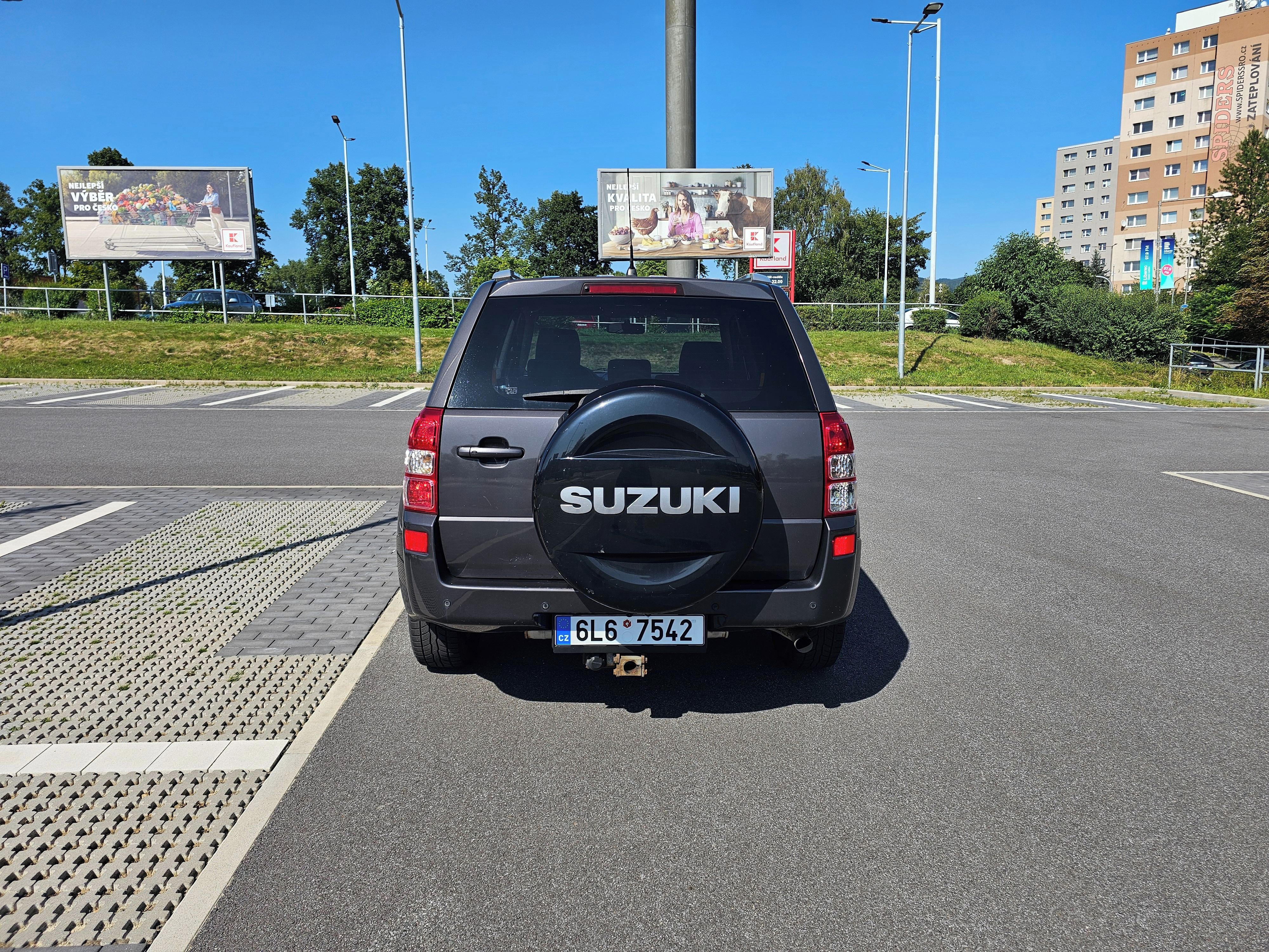 Suzuki Grand Vitara, 2.4 stálá 4x4 Tažné - fotka 5