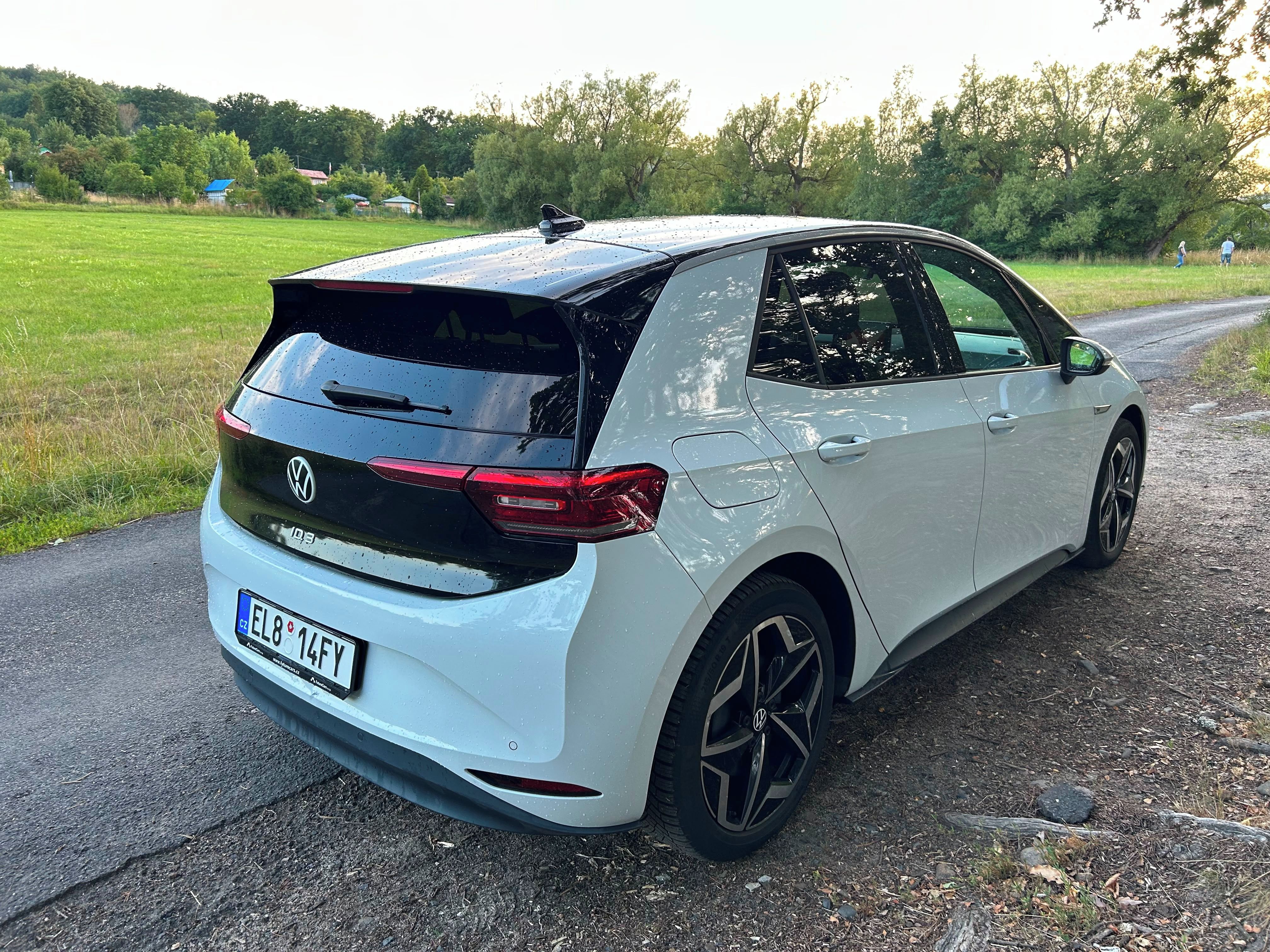 Volkswagen ID.3, 150 kW, 62 kWh, TAŽNÉ, SOH 94% - fotka 5