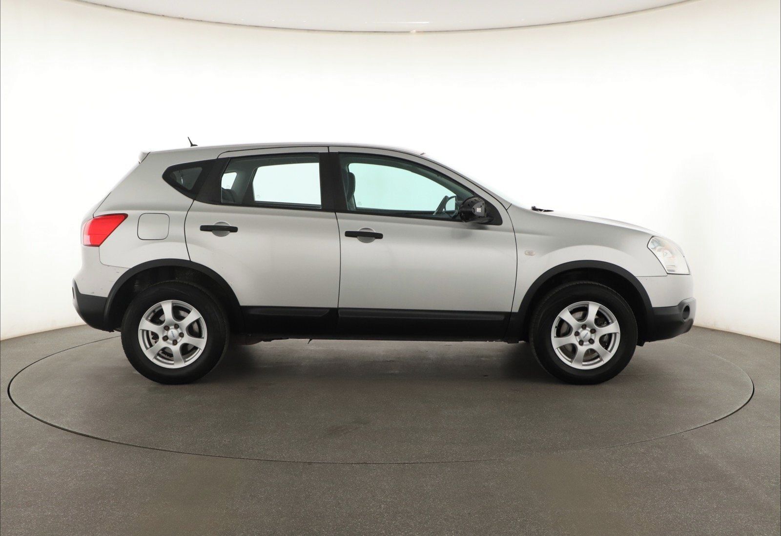 Nissan Qashqai, 1.6, Kožené sedačky - fotka 6