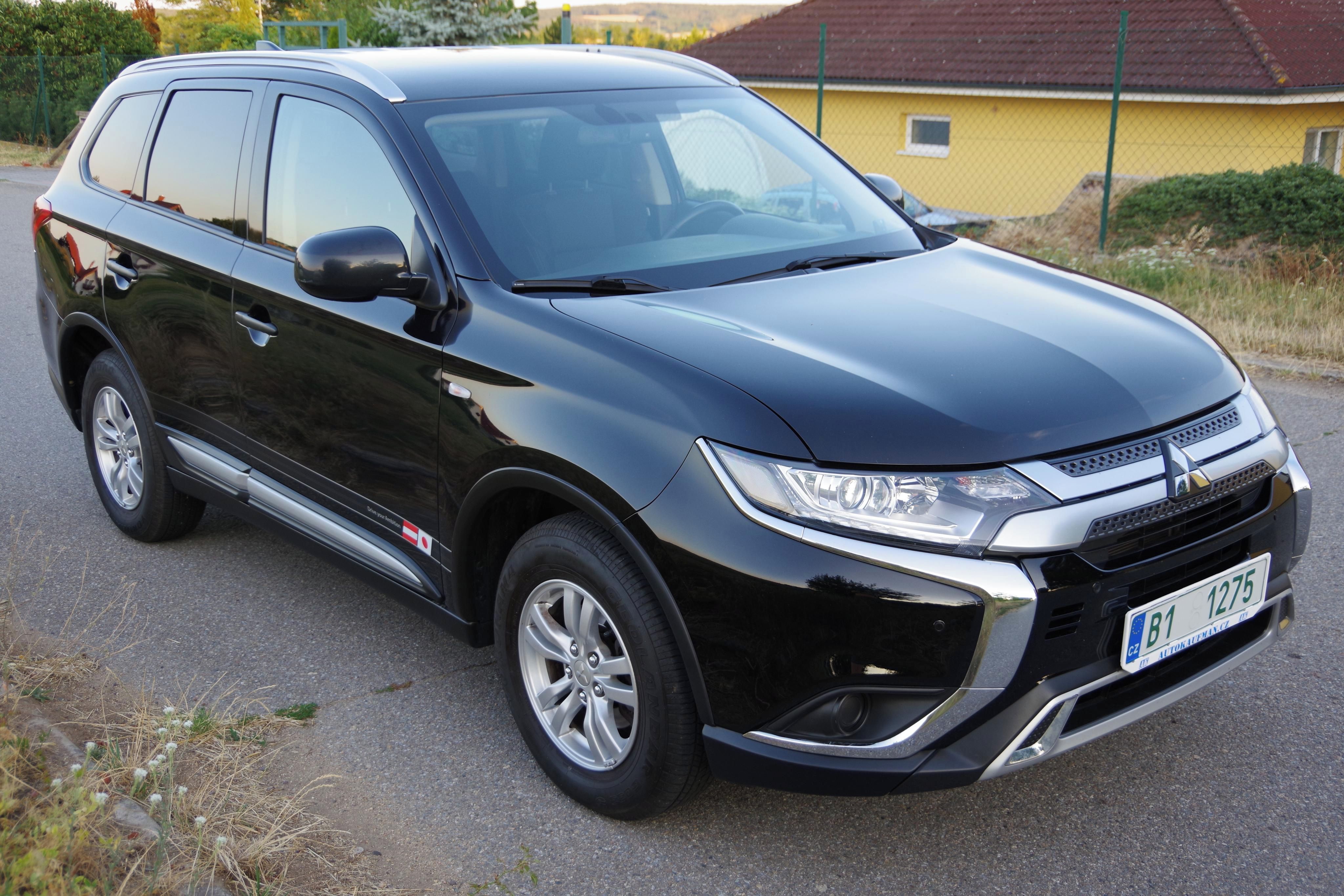 Mitsubishi Outlander, 2.0i, 1.majitel, nehavarované - fotka 2