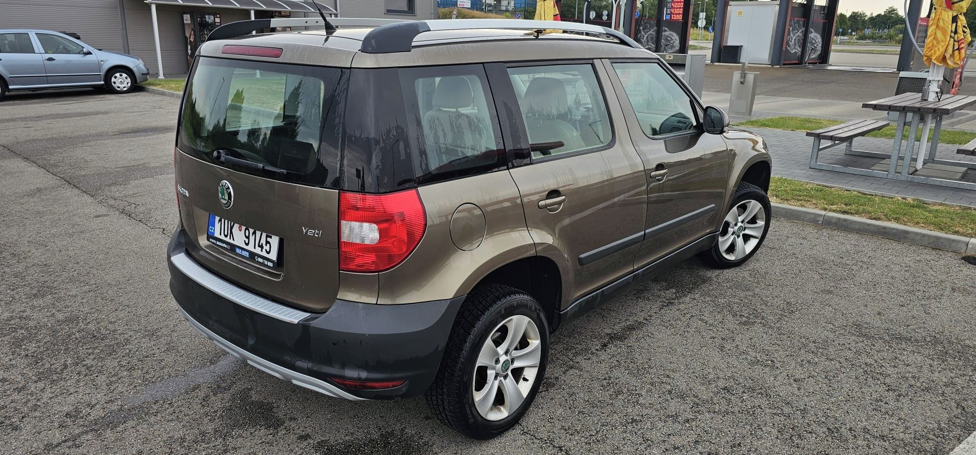 Škoda Yeti, Automat-RUČNÍ ŘÍZENÍ - fotka 5