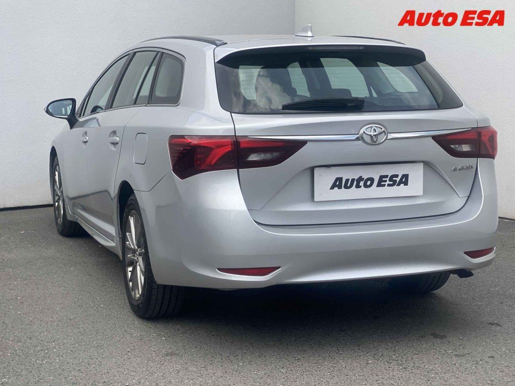 Toyota Avensis, 2.0d,ČR - fotka 6