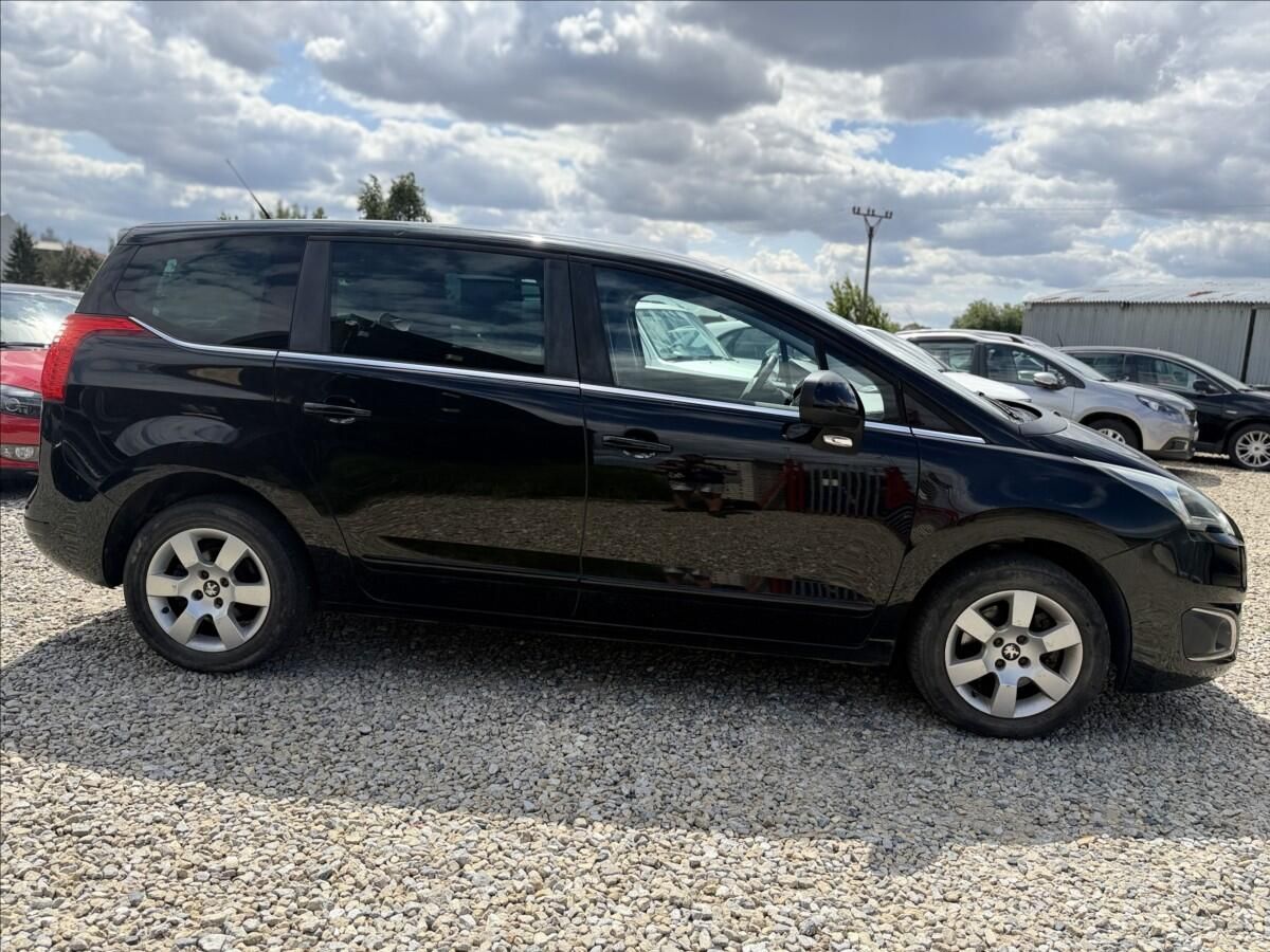 Peugeot 5008, 1,6 HDI 7MÍST NAVI TAŽNÉ - fotka 4