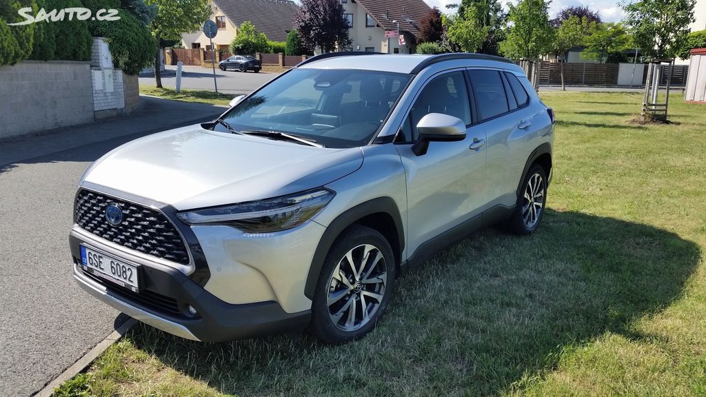 Toyota Corolla Cross, 2.0 HYBRID 146KW 1.majitel ČR