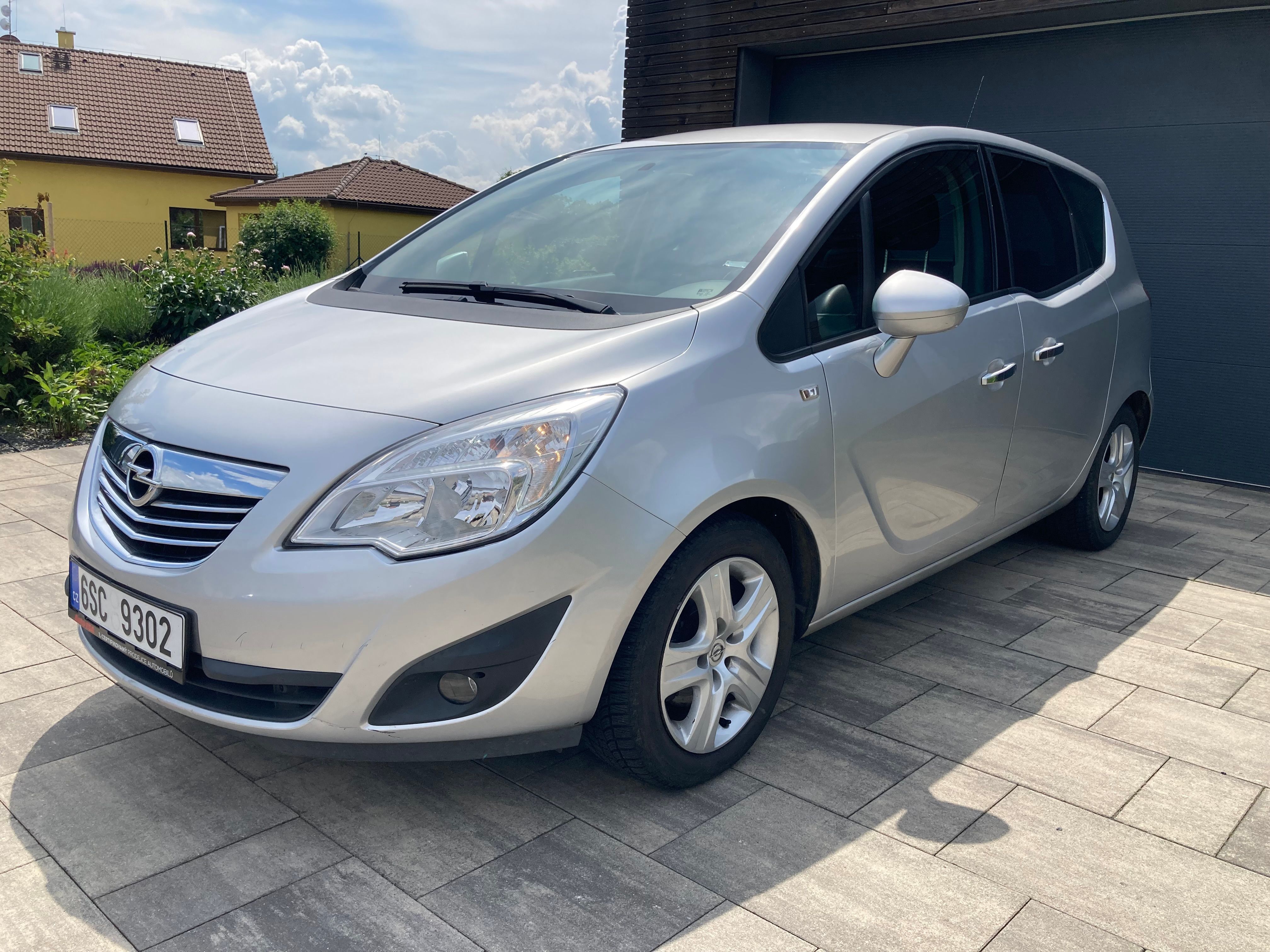Opel Meriva, Opel Meriva 1.4T 88Kw Cosmo - fotka 2