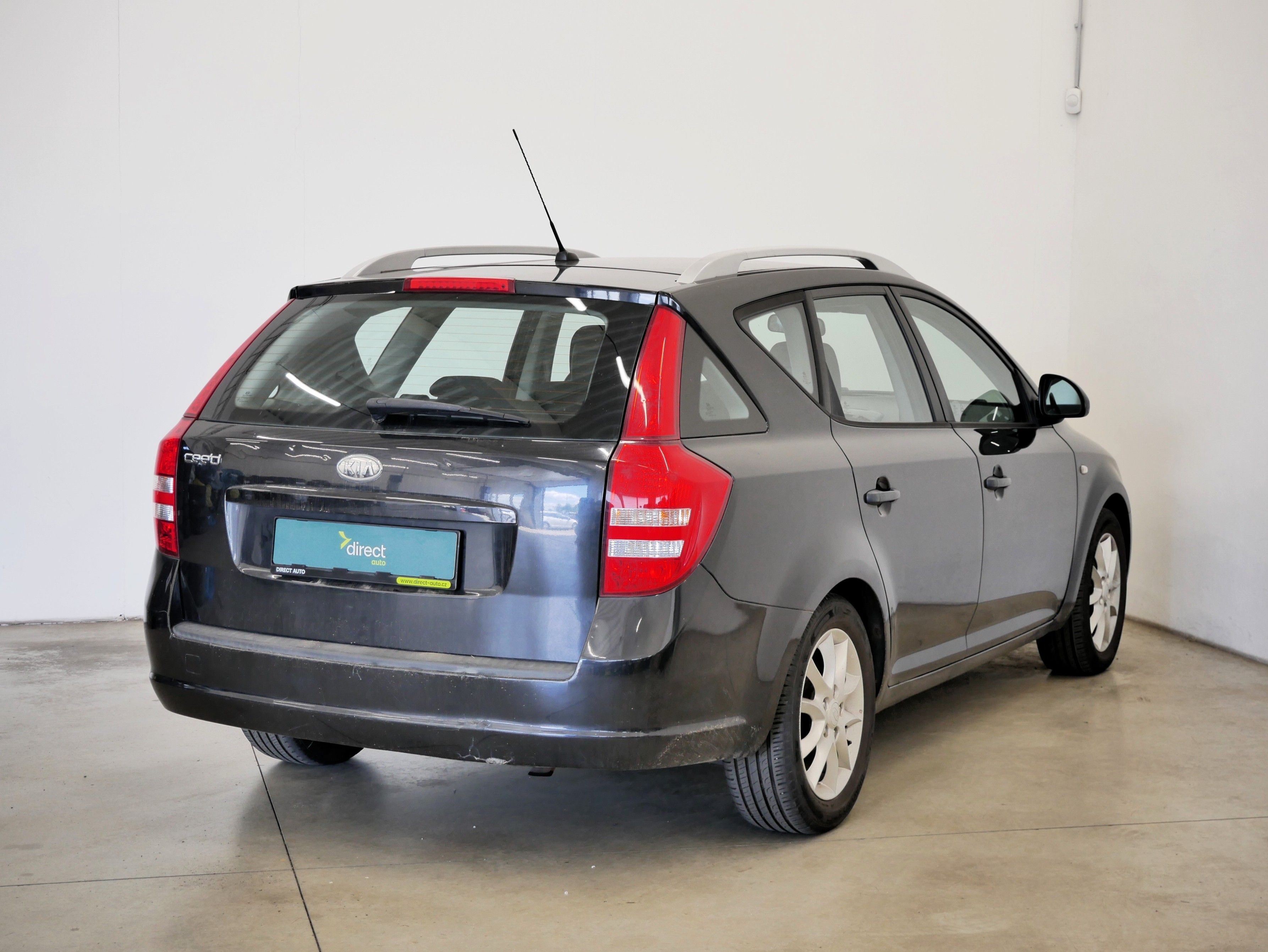 Kia Cee´d, 1.4i 74kW - fotka 2