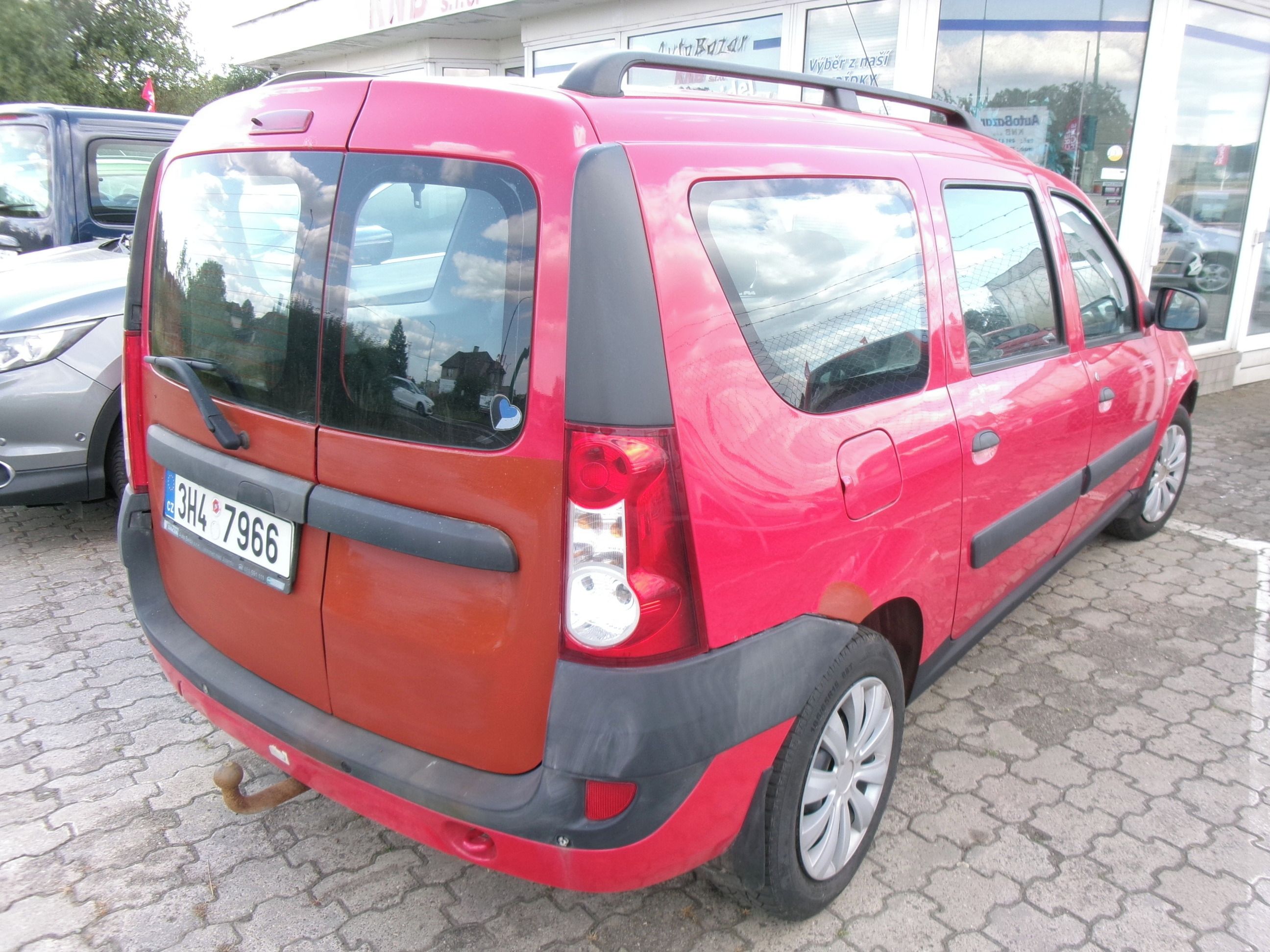Dacia Logan, 1.6i 64kw,CZ - fotka 5