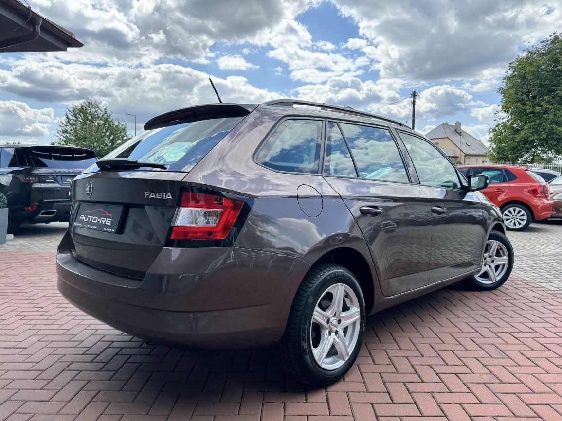 Škoda Fabia, 1.2TSi Active Klimatizace - fotka 2