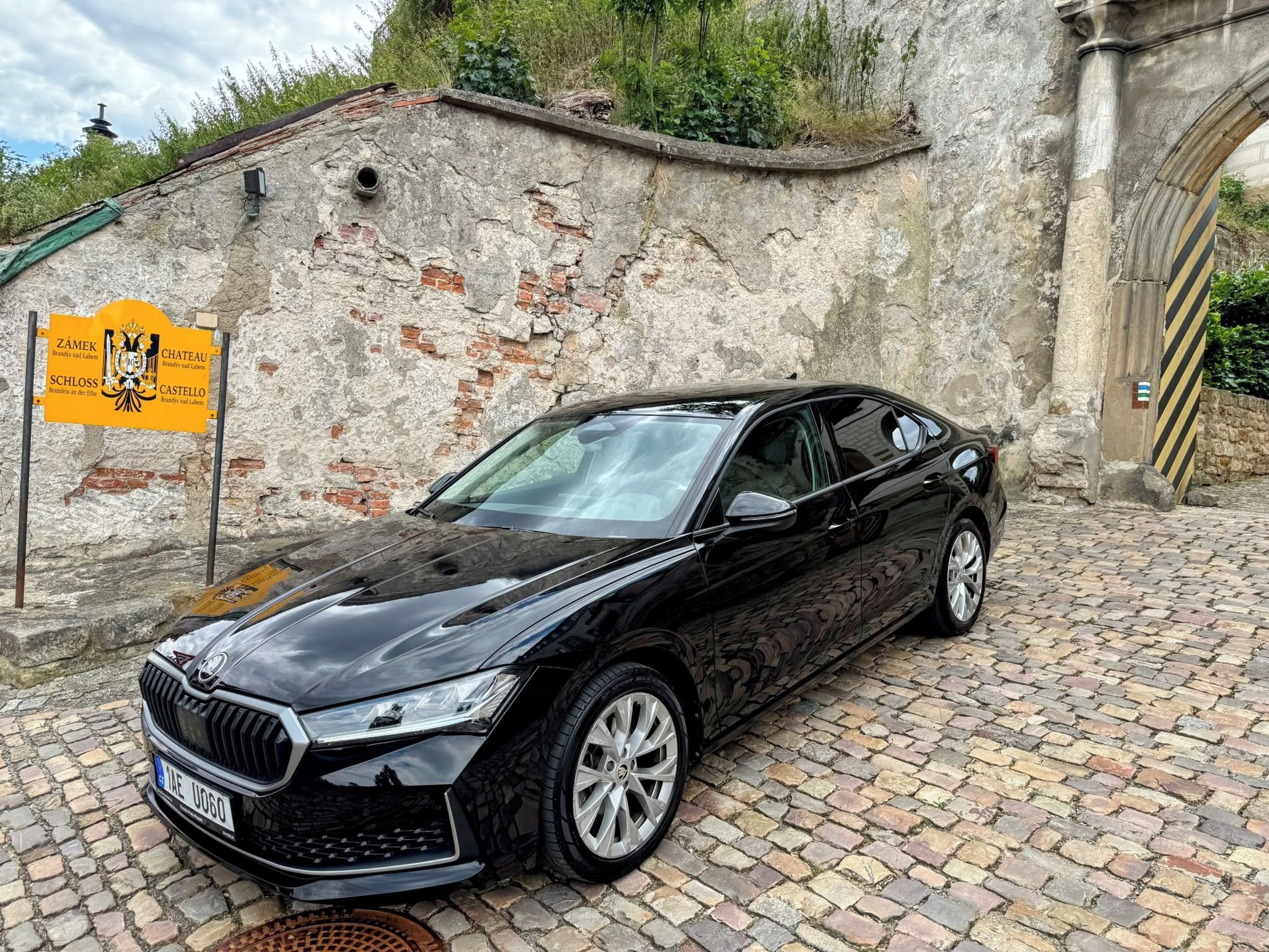 Škoda Superb, 4 2.0 TDI 2024/8 1.majitel - fotka 2