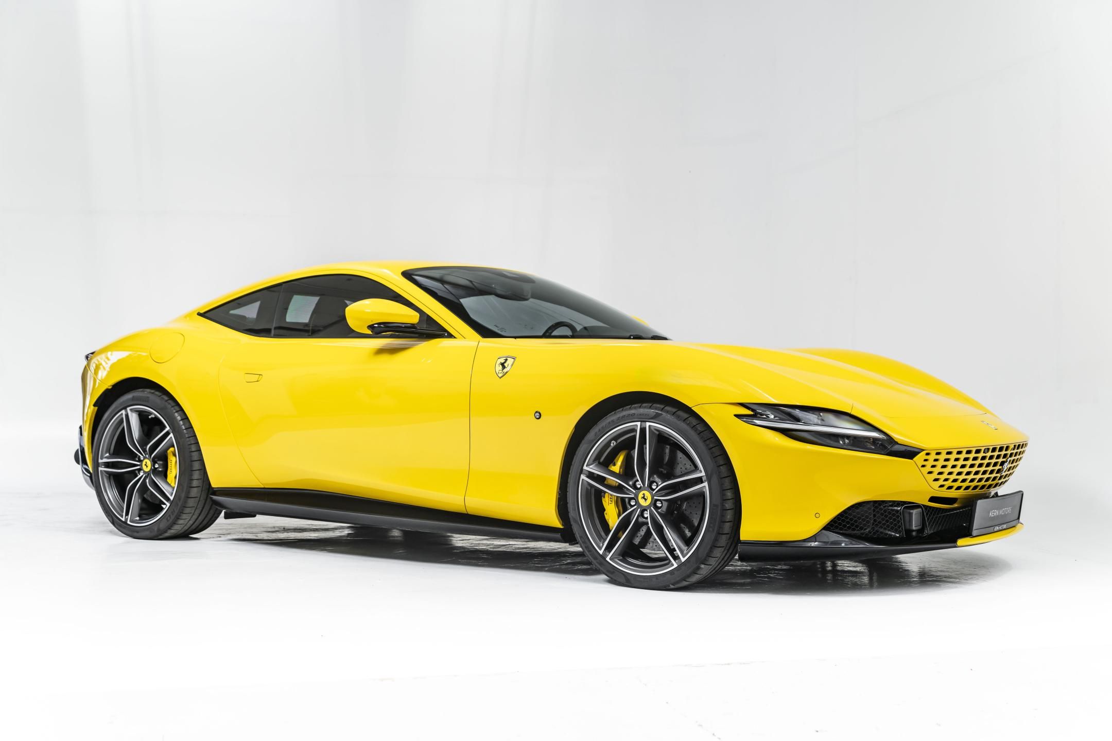 Ferrari Roma, Giallo modena*krásná výbava - fotka 2