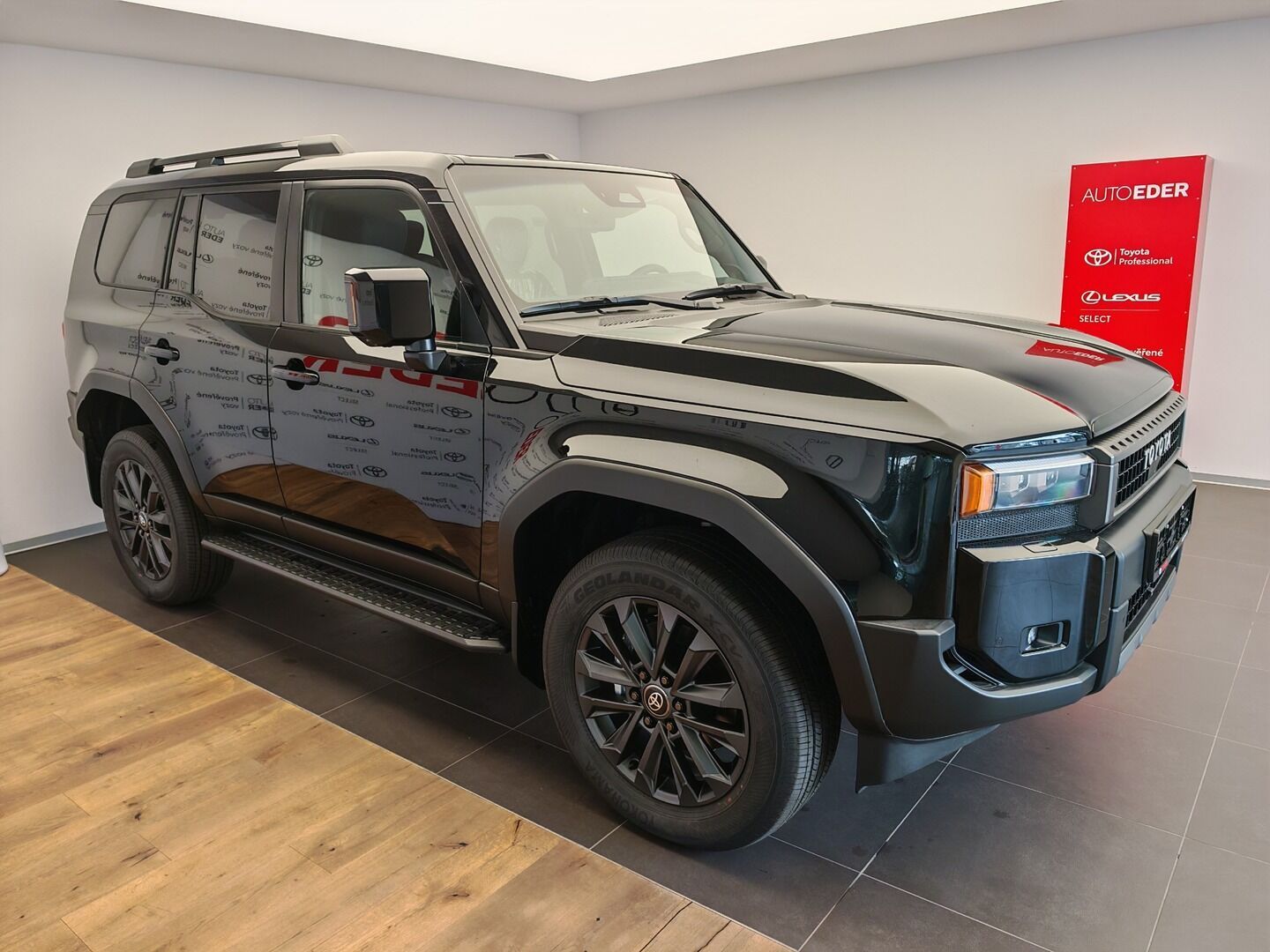 Toyota Land Cruiser, 2.8L Diesel Executive 4x4 - fotka 3