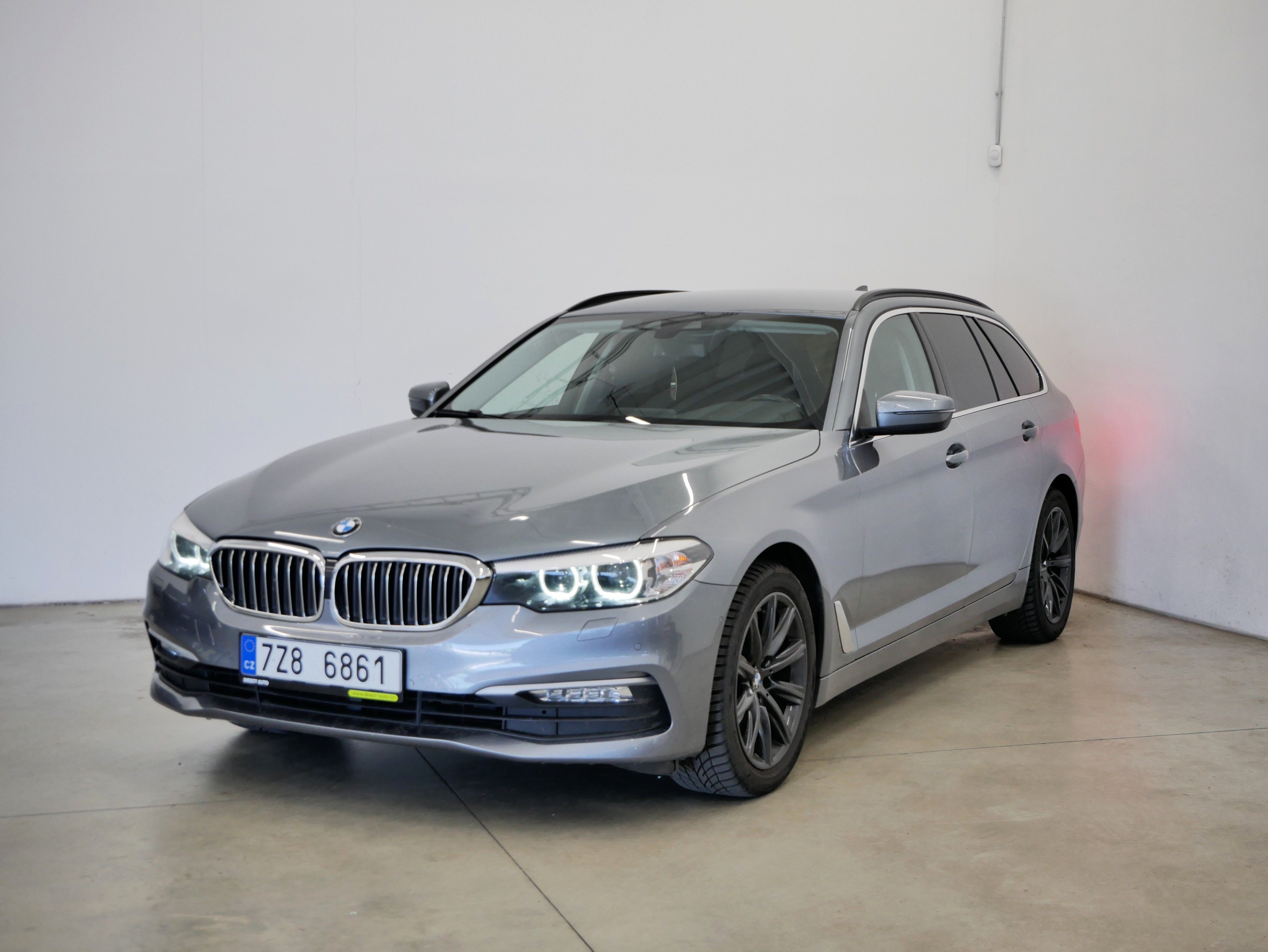 BMW Řada 5, 520d 140 kW Touring