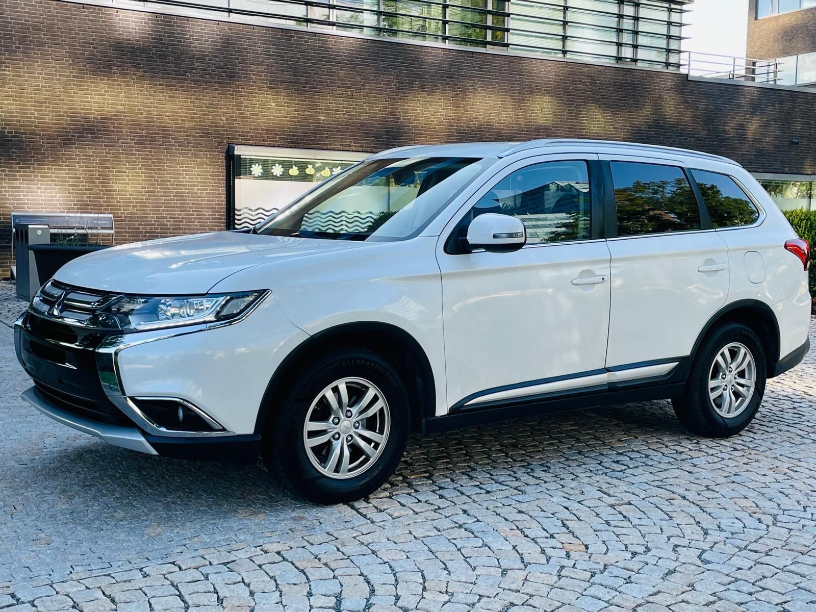 Mitsubishi Outlander, 2.0i 1.MAJITEL SERVISKA TAŽNÉ - fotka 4