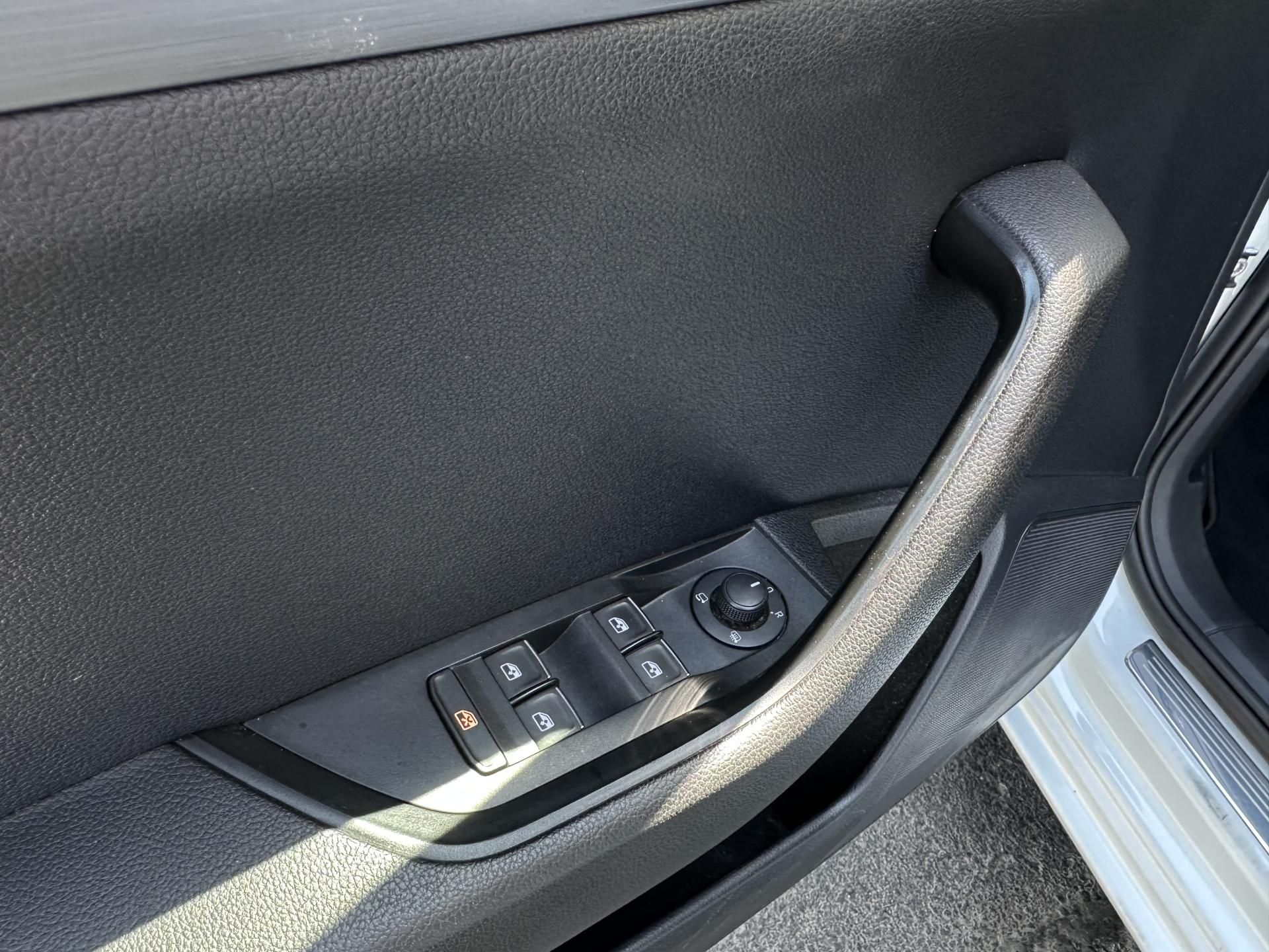 Škoda Superb, 1.8TSI/132kW *STYLE* 1.Maj. - fotka 5