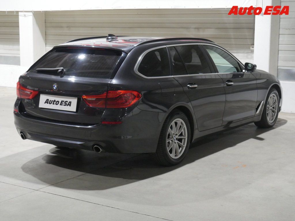 BMW Řada 5, 520xd 520xd,AT,LED,panor - fotka 4