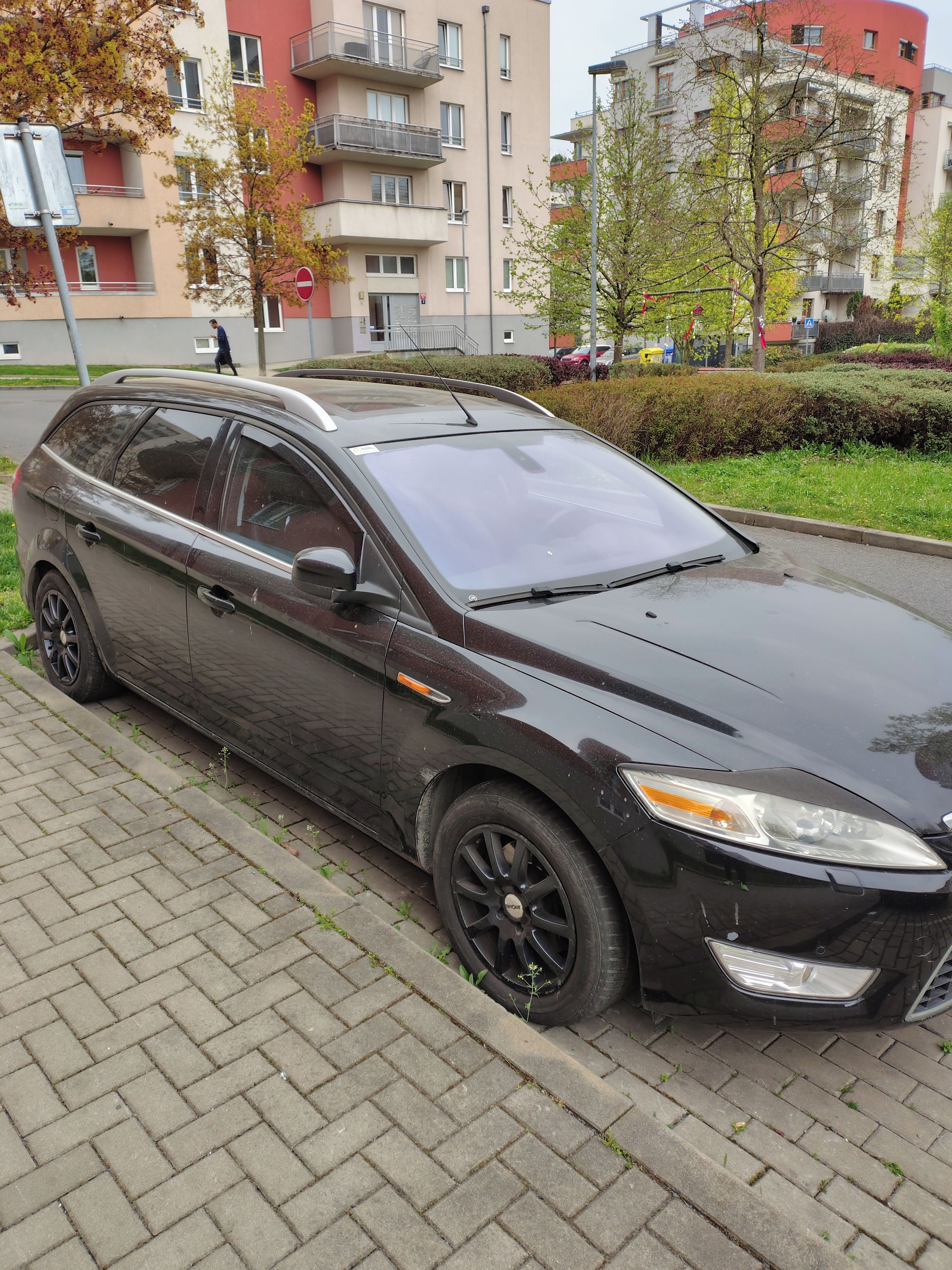 Ford Mondeo, 2.0 nafta ,96kw - fotka 2