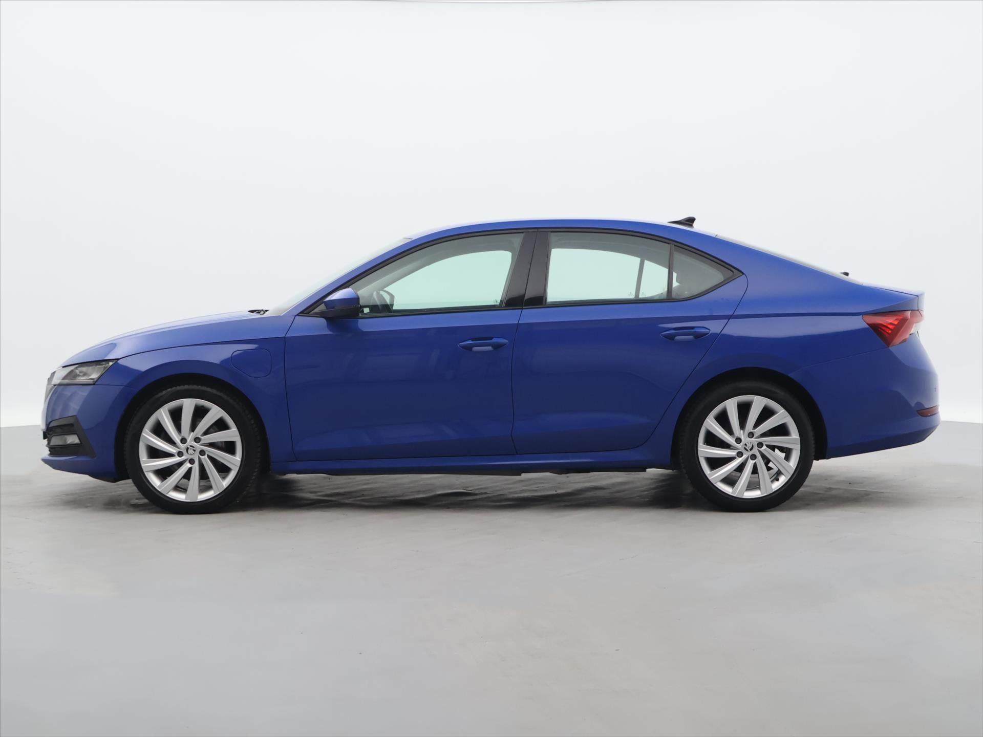 Škoda Octavia, 1,4 TSI iV 150 kW DSG Ambition - fotka 4